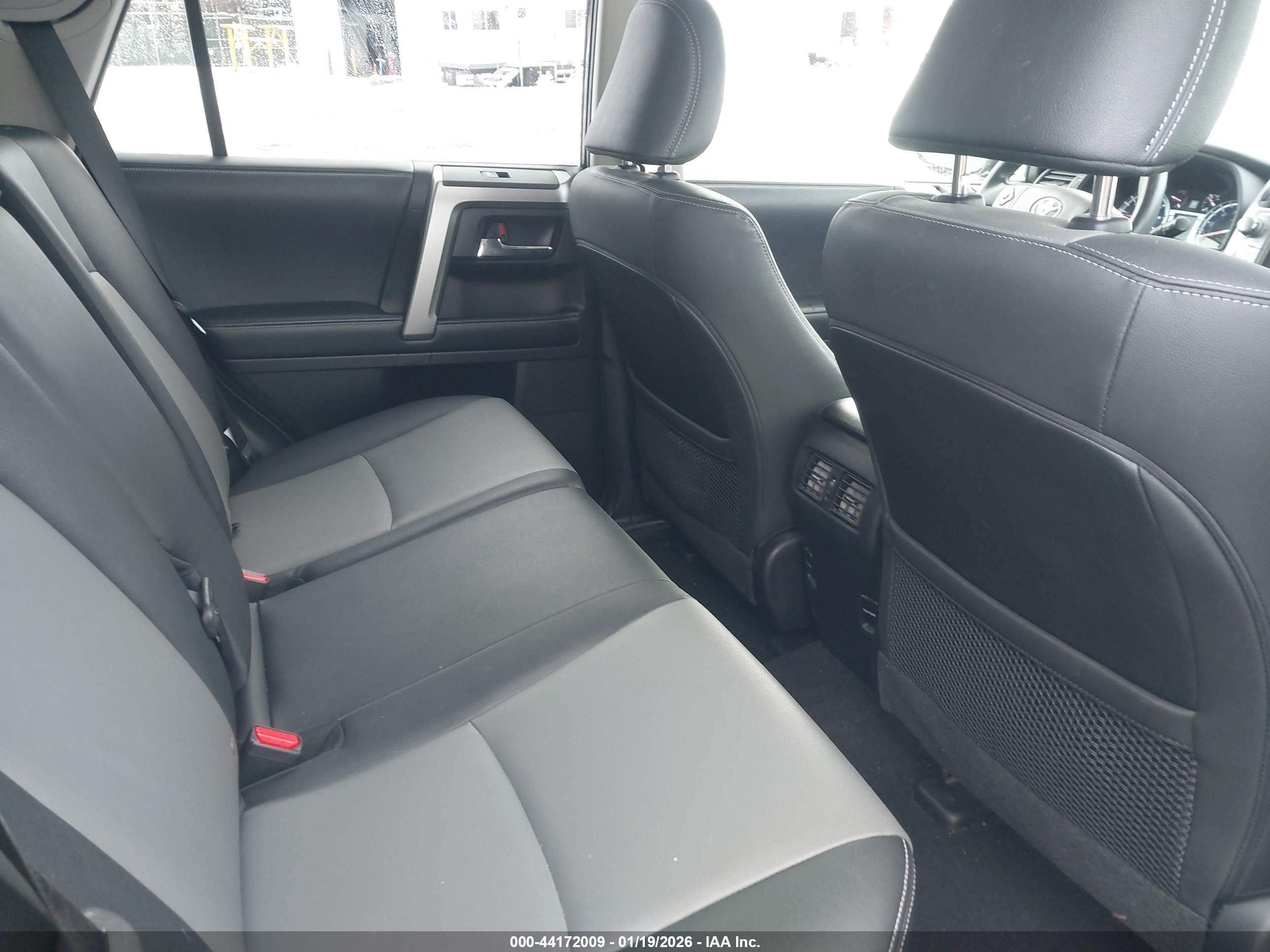 TOYOTA 4RUNNER image 8