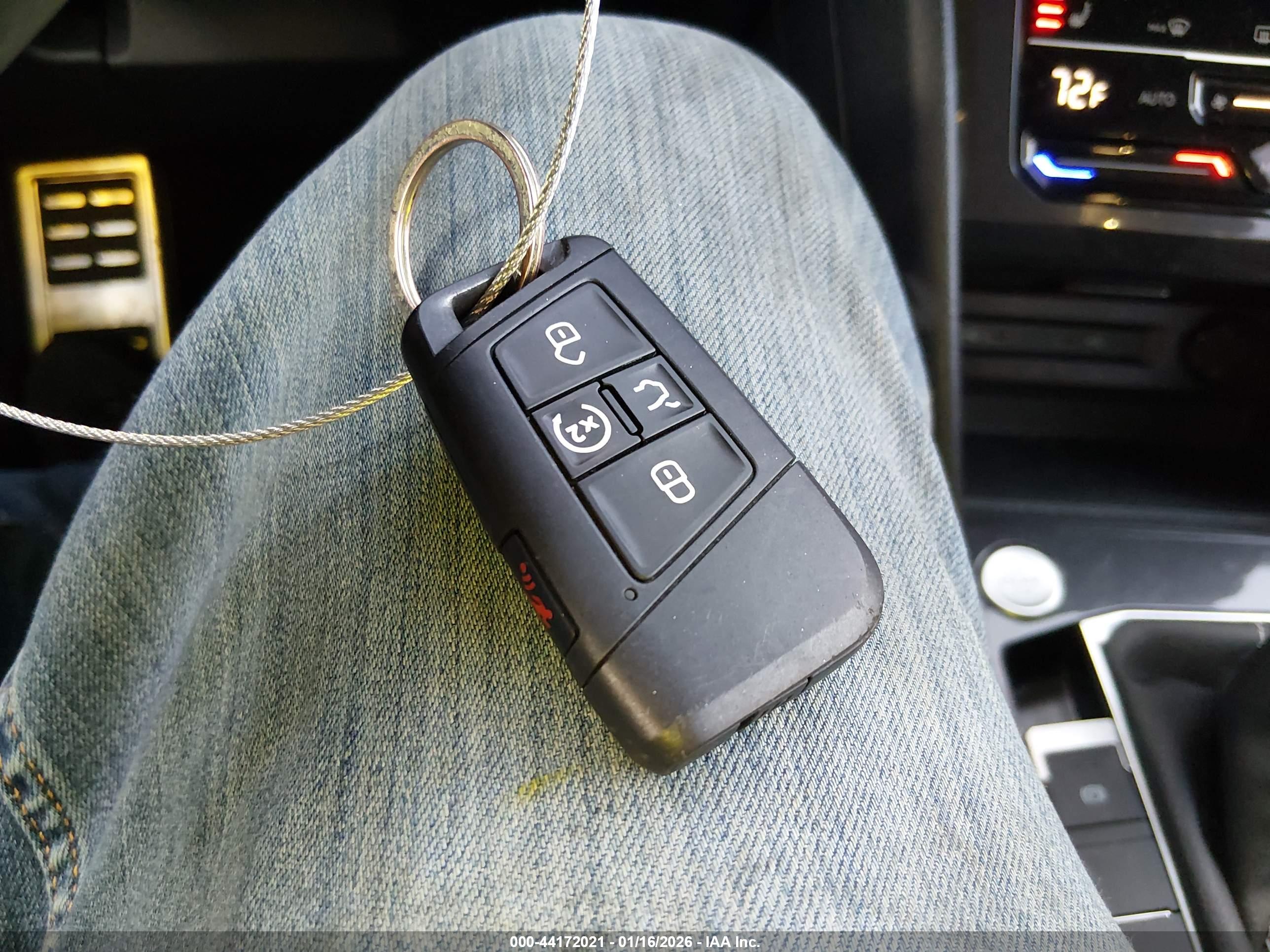VOLKSWAGEN TIGUAN image 11