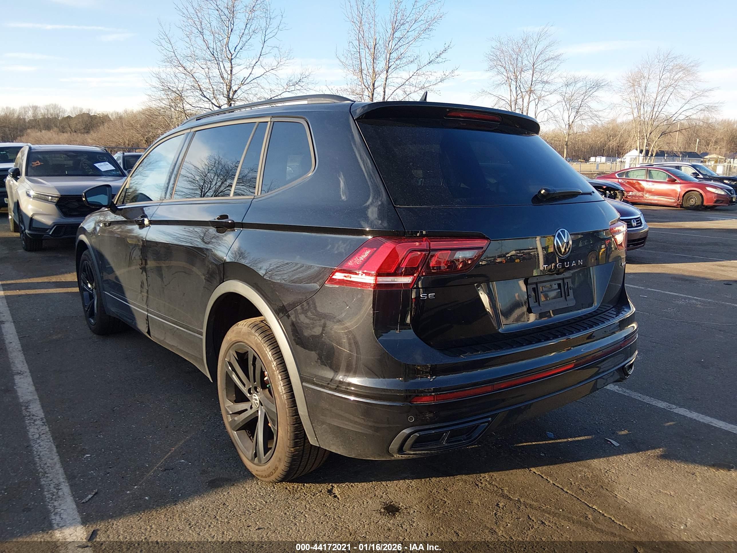 VOLKSWAGEN TIGUAN image 3