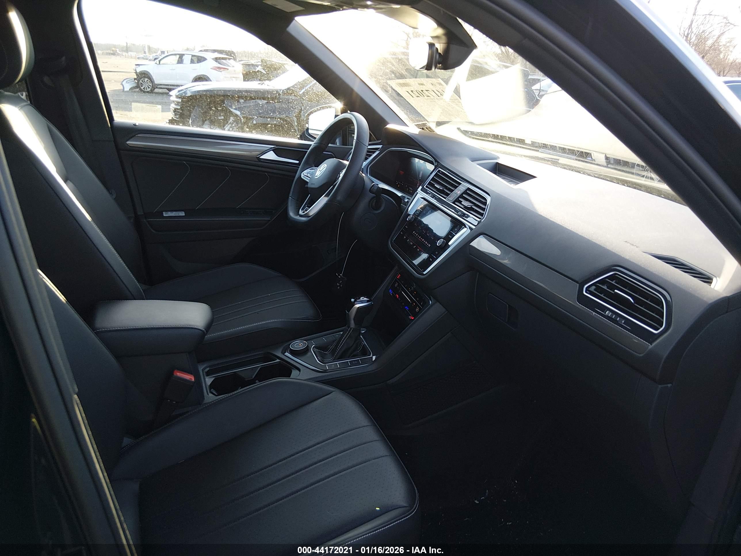 VOLKSWAGEN TIGUAN image 5
