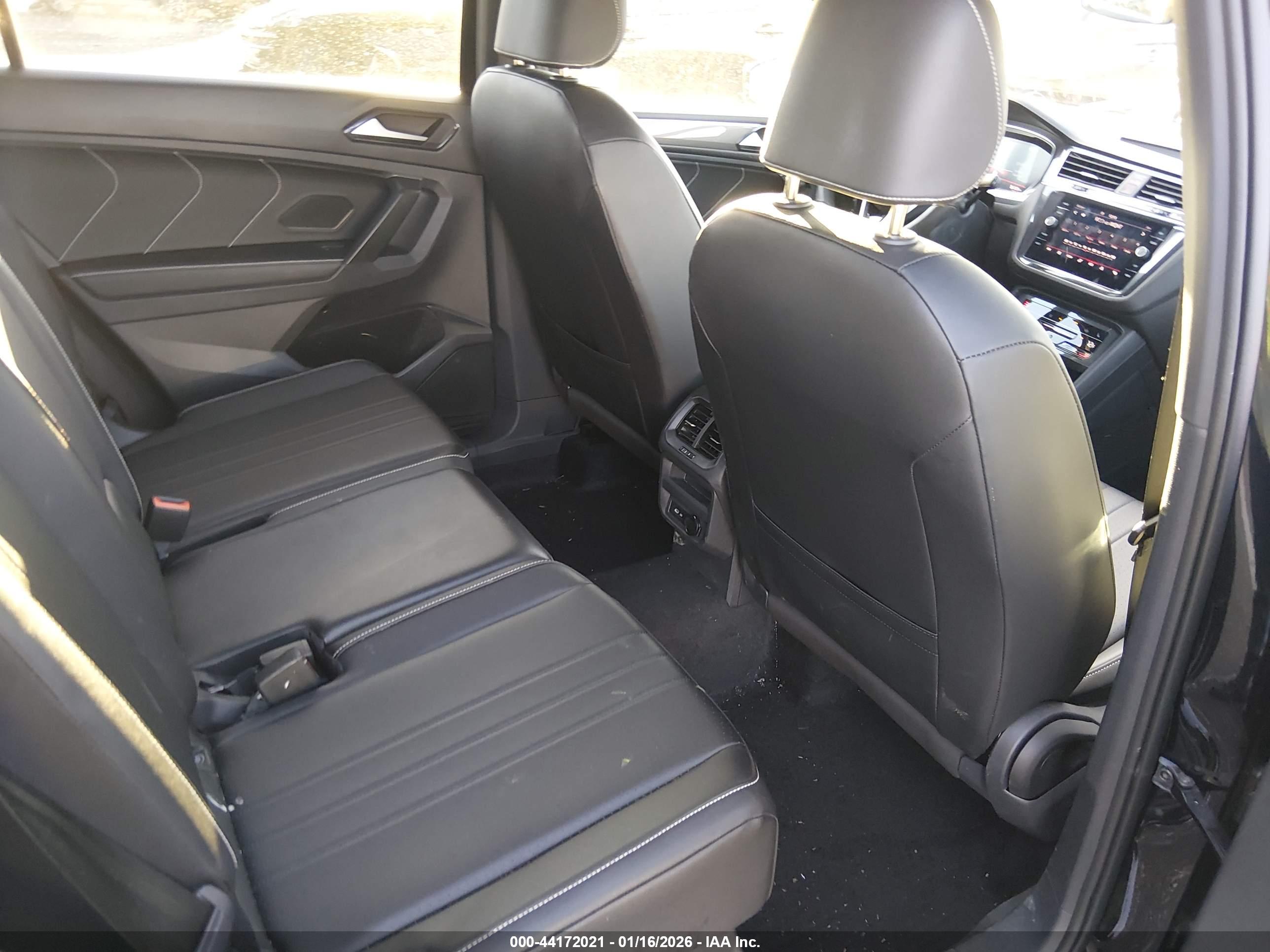 VOLKSWAGEN TIGUAN image 8