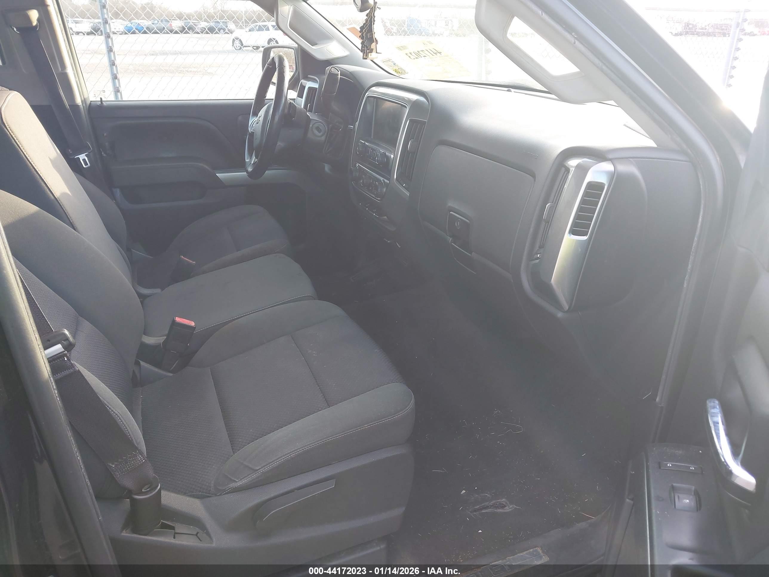CHEVROLET SILVERADO image 5