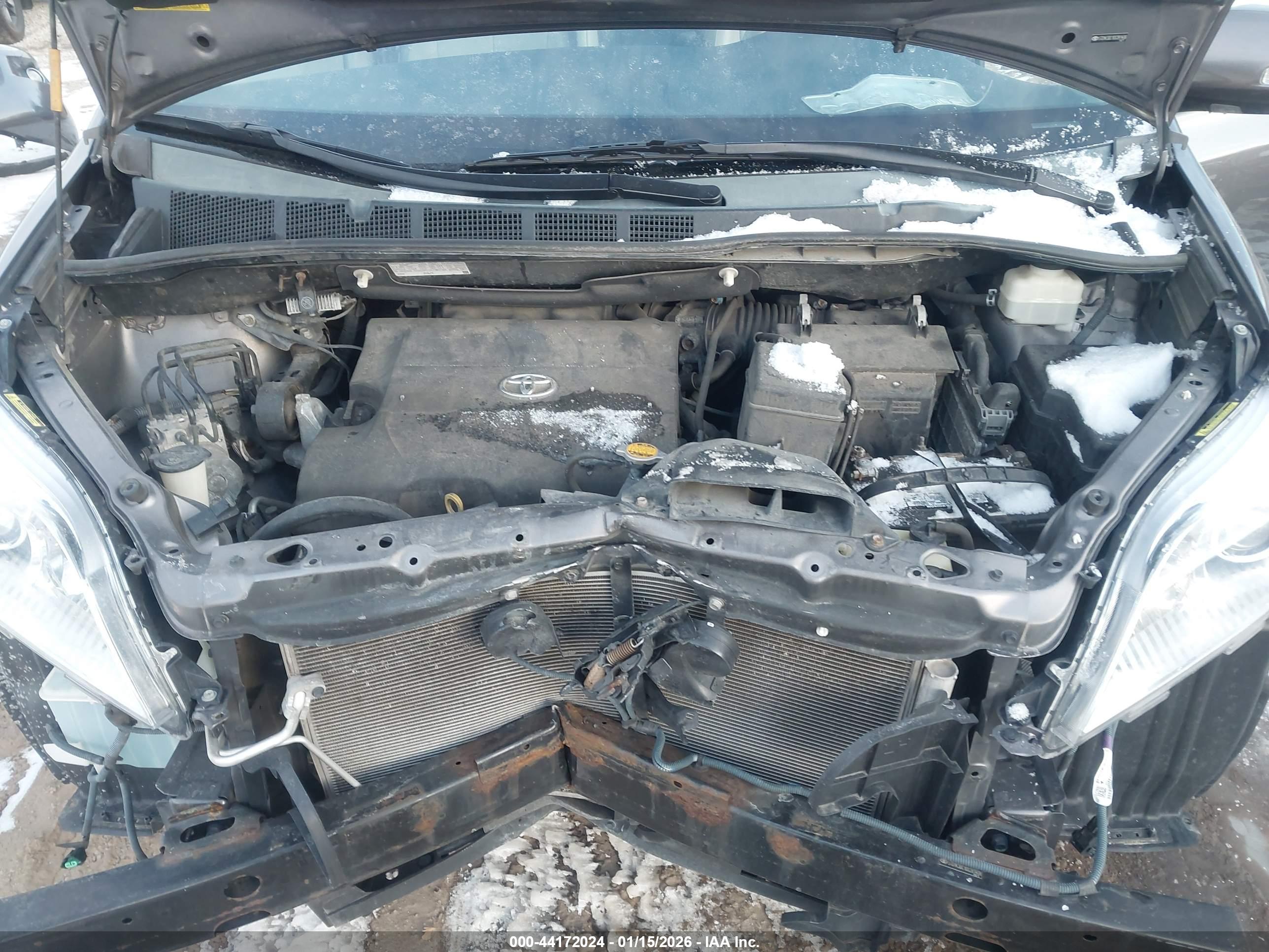 TOYOTA SIENNA image 10