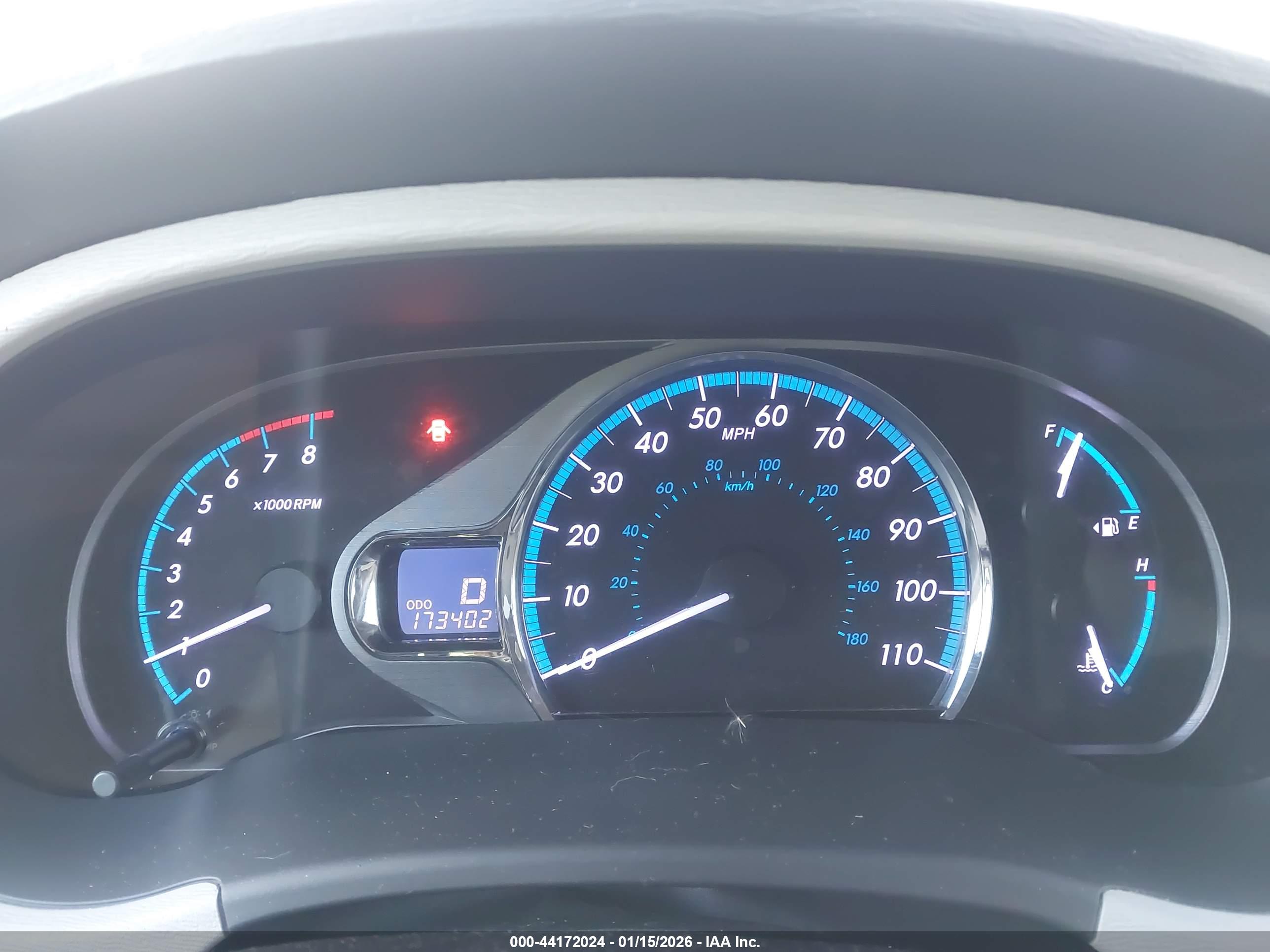 TOYOTA SIENNA image 7