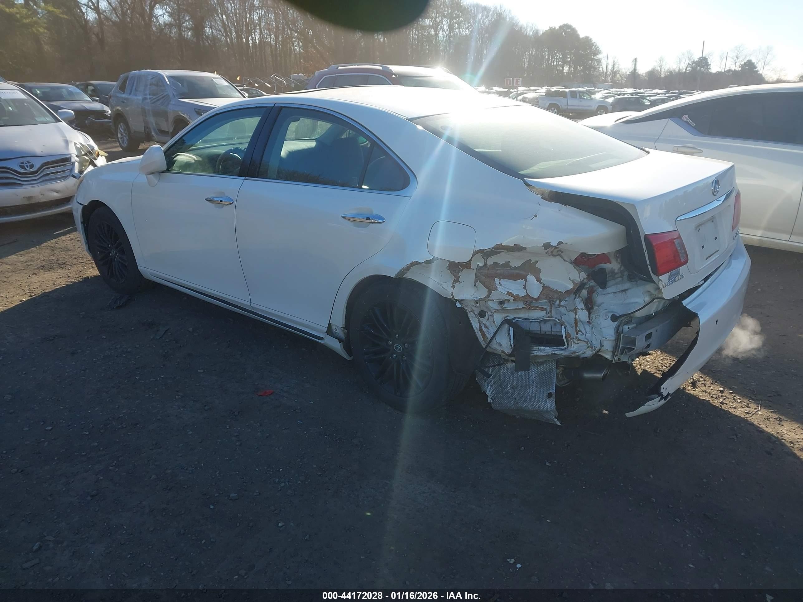 LEXUS ES image 3