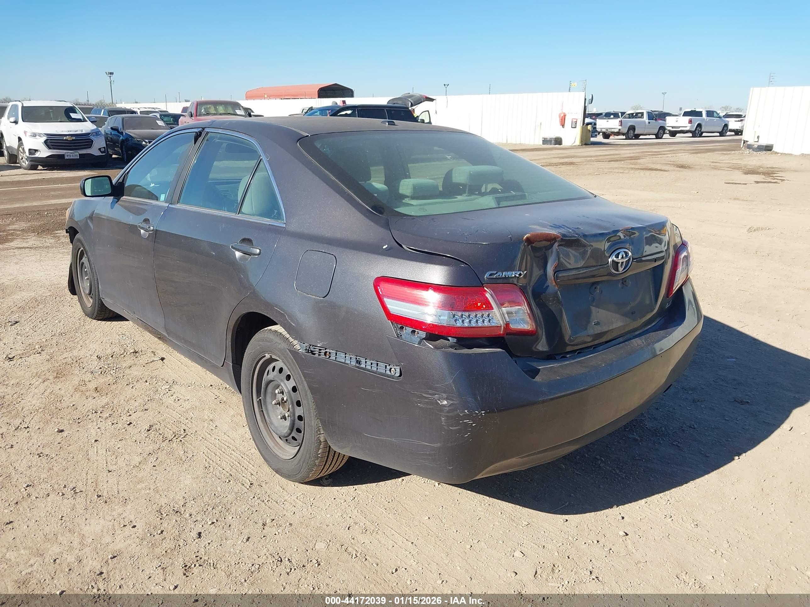 TOYOTA CAMRY image 3