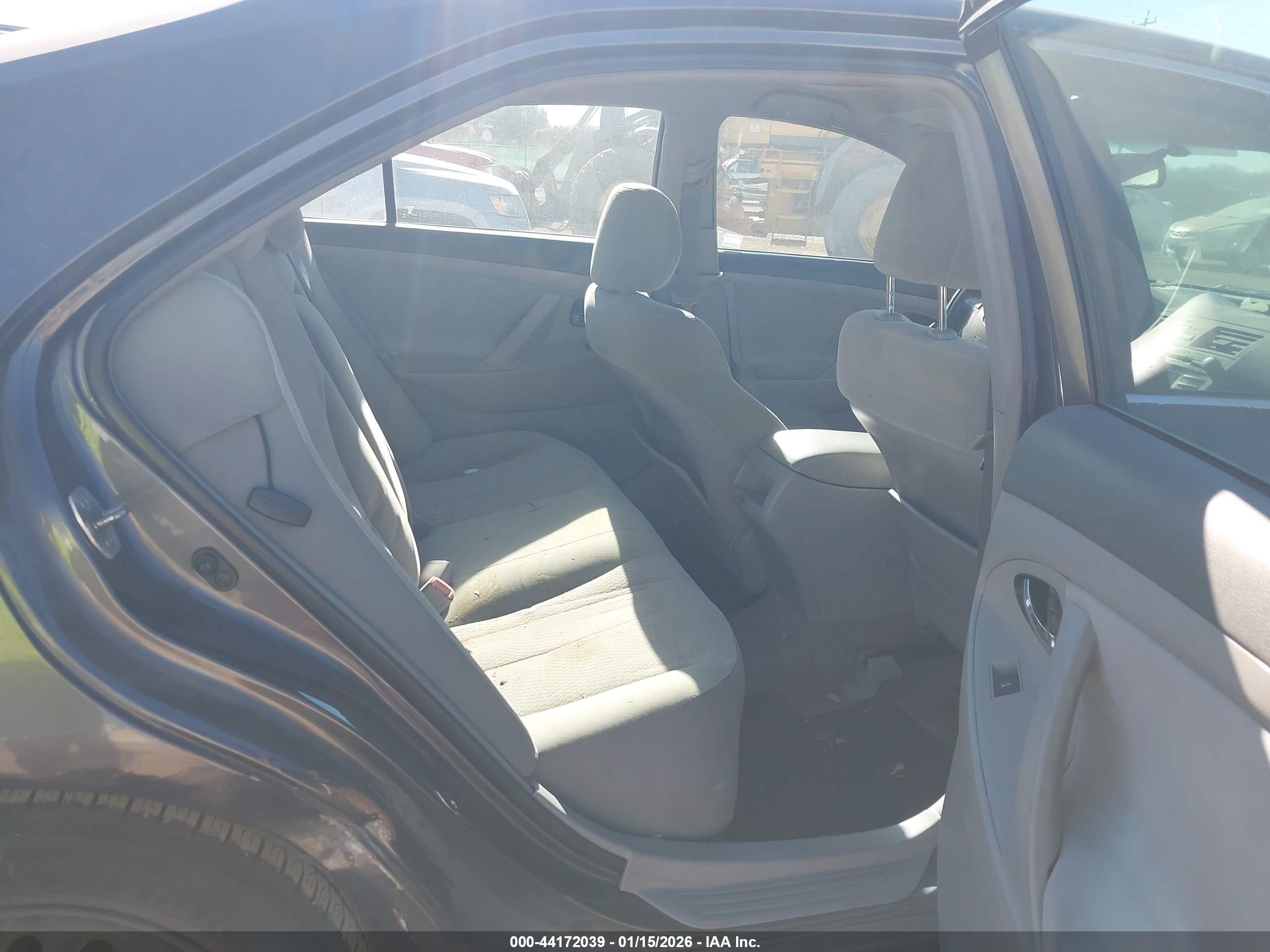 TOYOTA CAMRY image 8