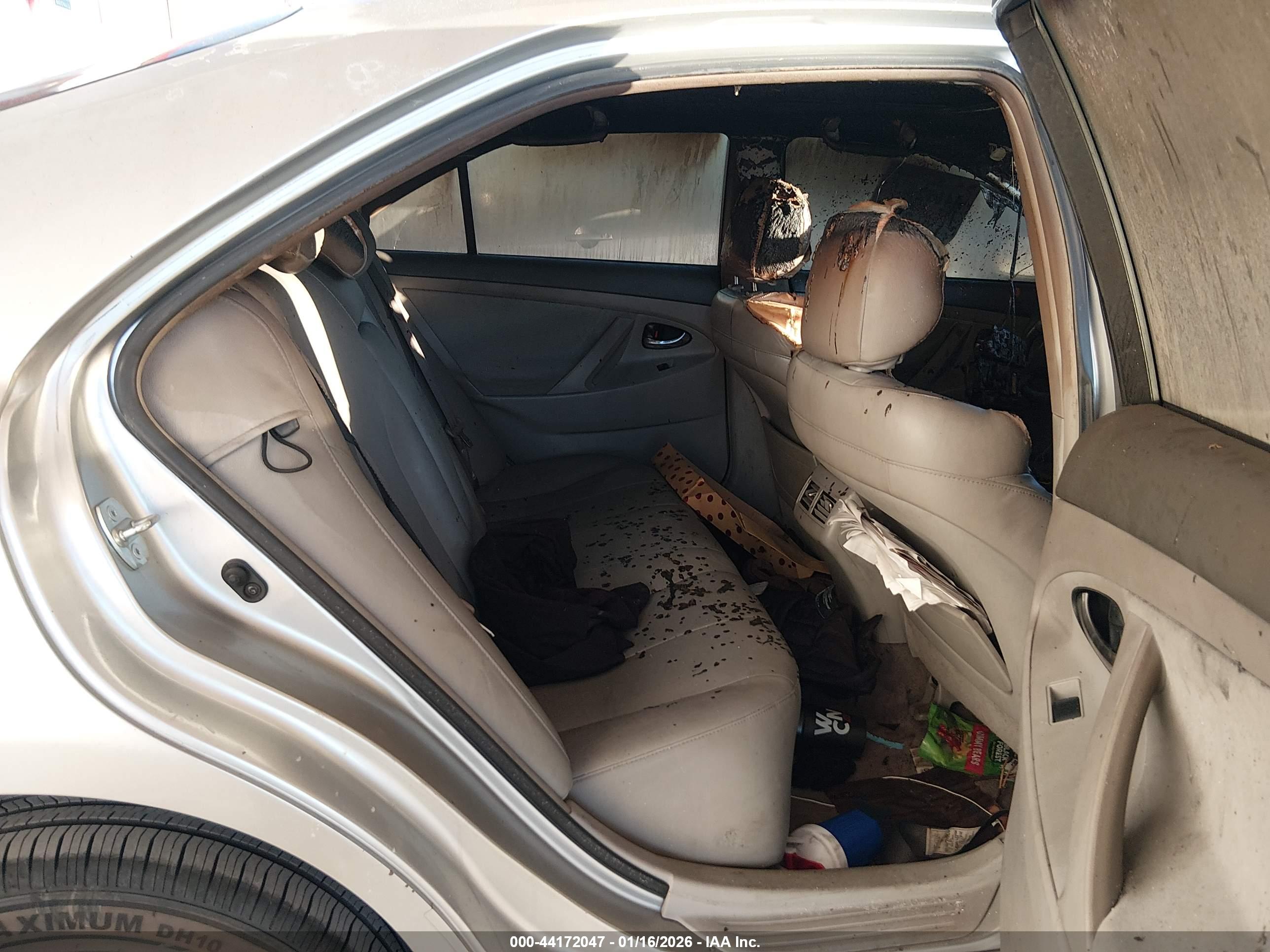 TOYOTA CAMRY image 8