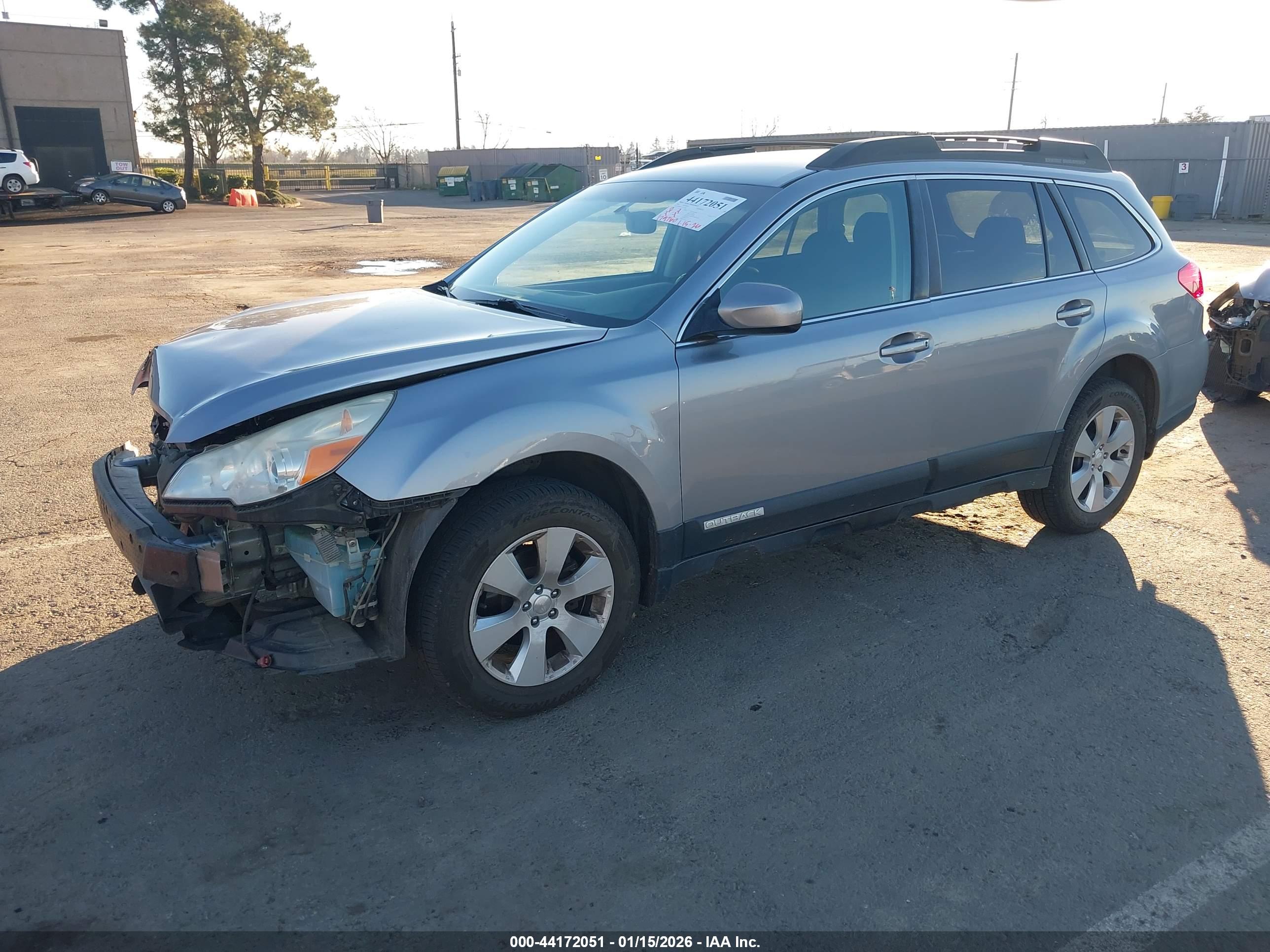 SUBARU OUTBACK image 2
