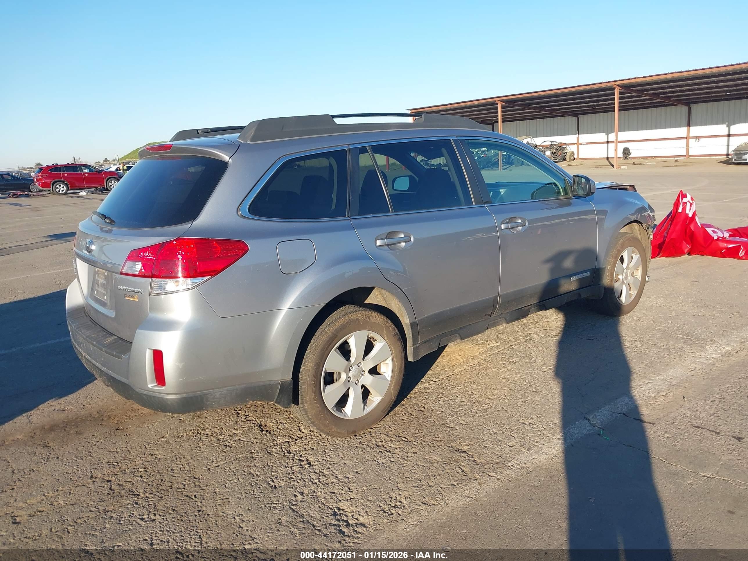 SUBARU OUTBACK image 4