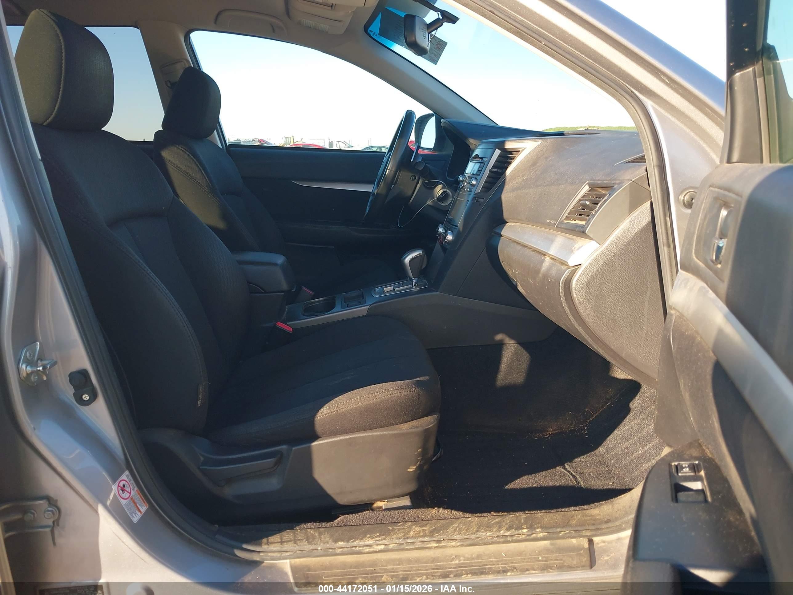 SUBARU OUTBACK image 5