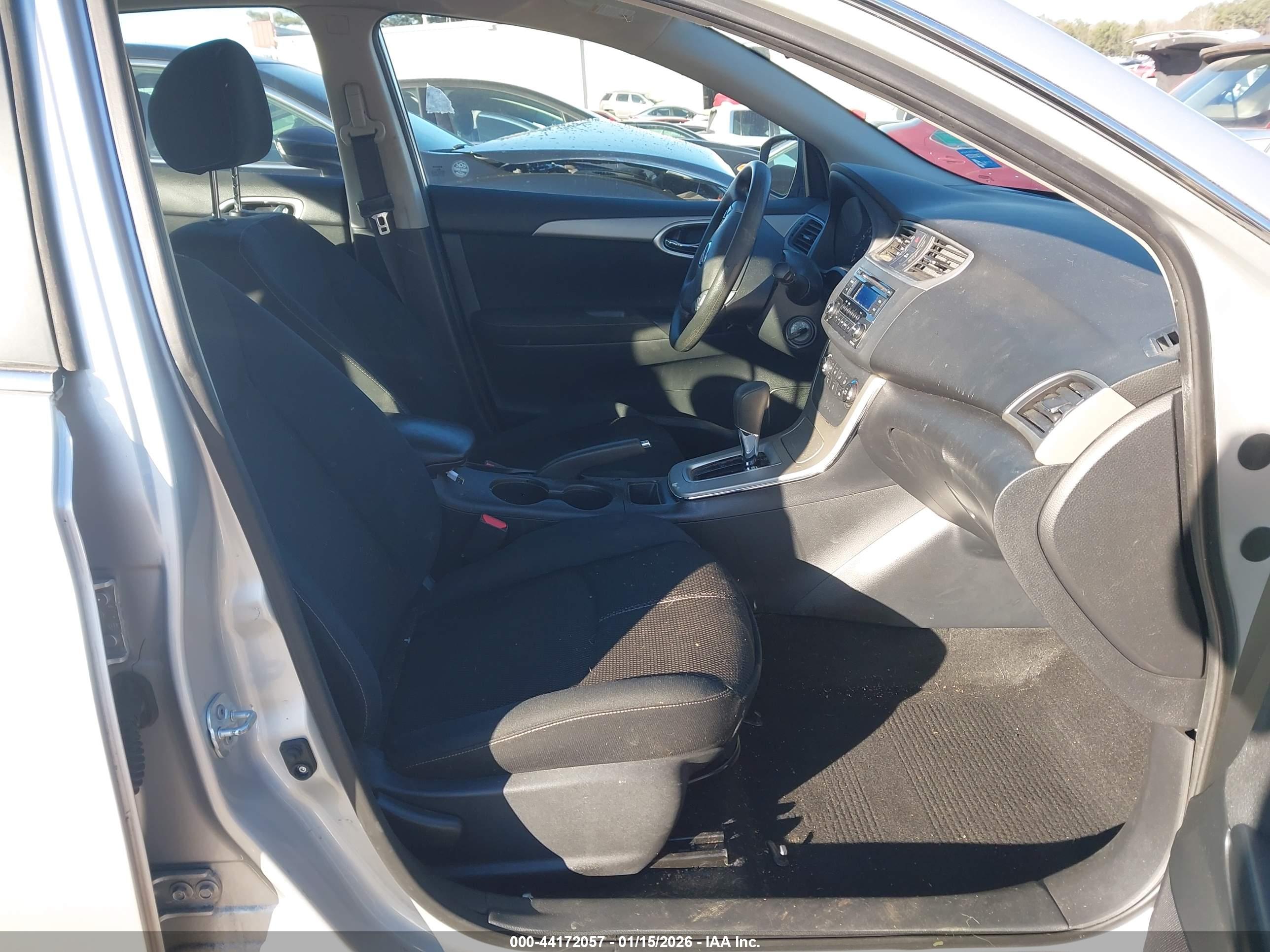 NISSAN SENTRA image 5
