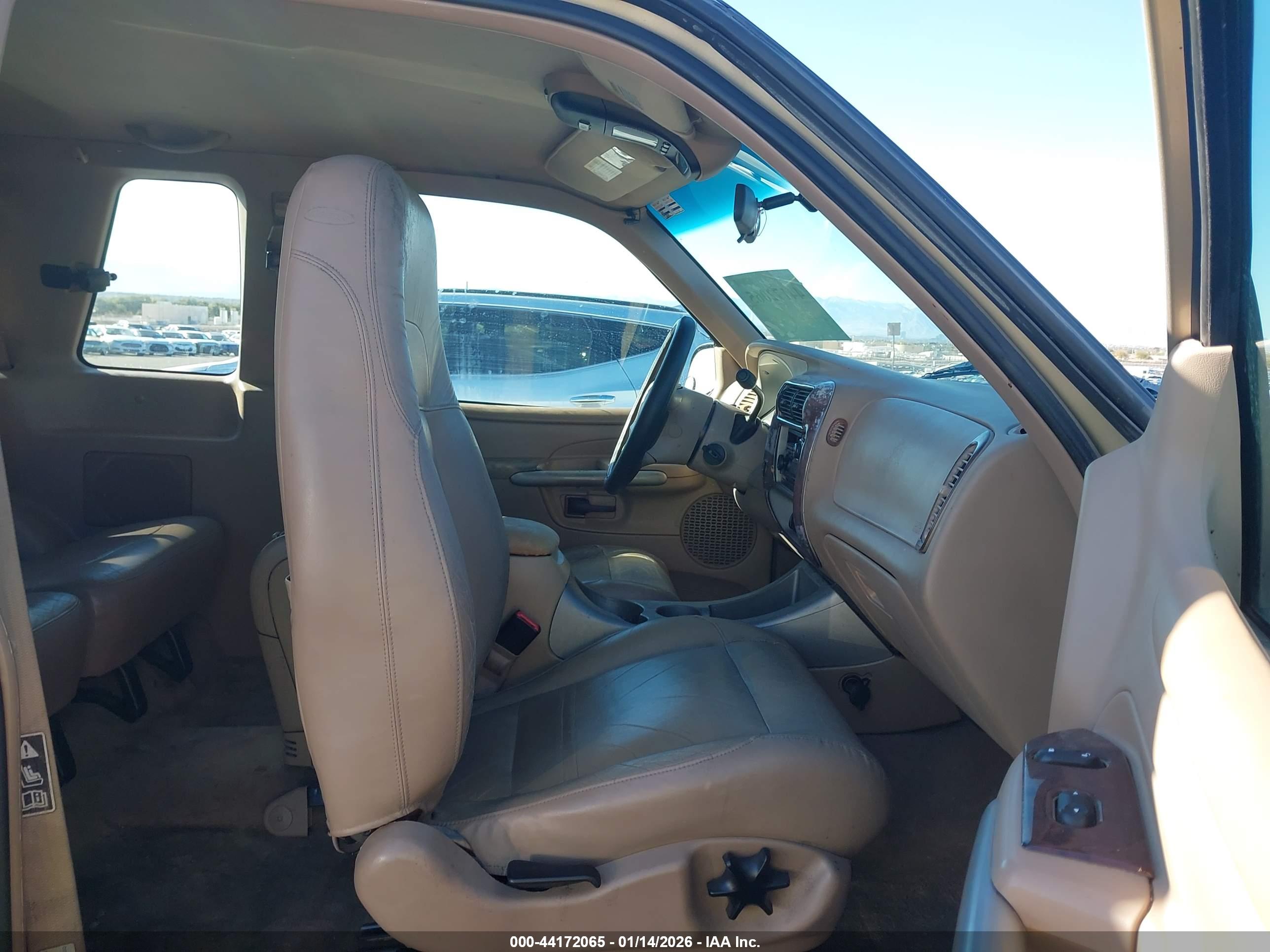 FORD EXPLORER image 5