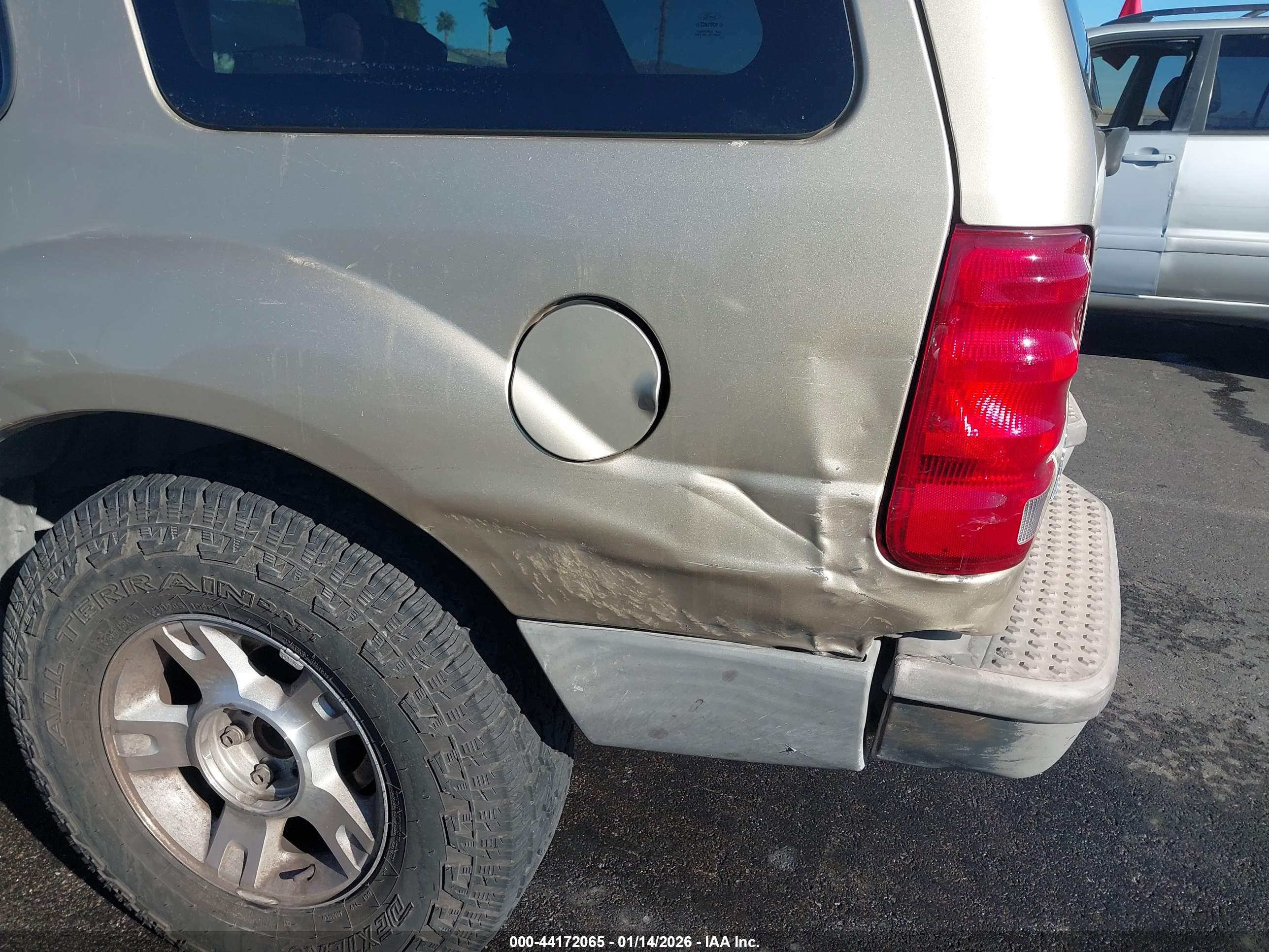 FORD EXPLORER image 6