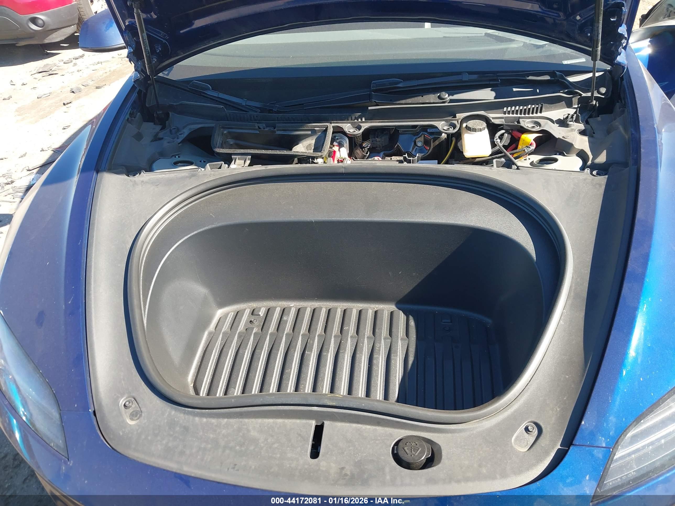 TESLA MODEL image 10