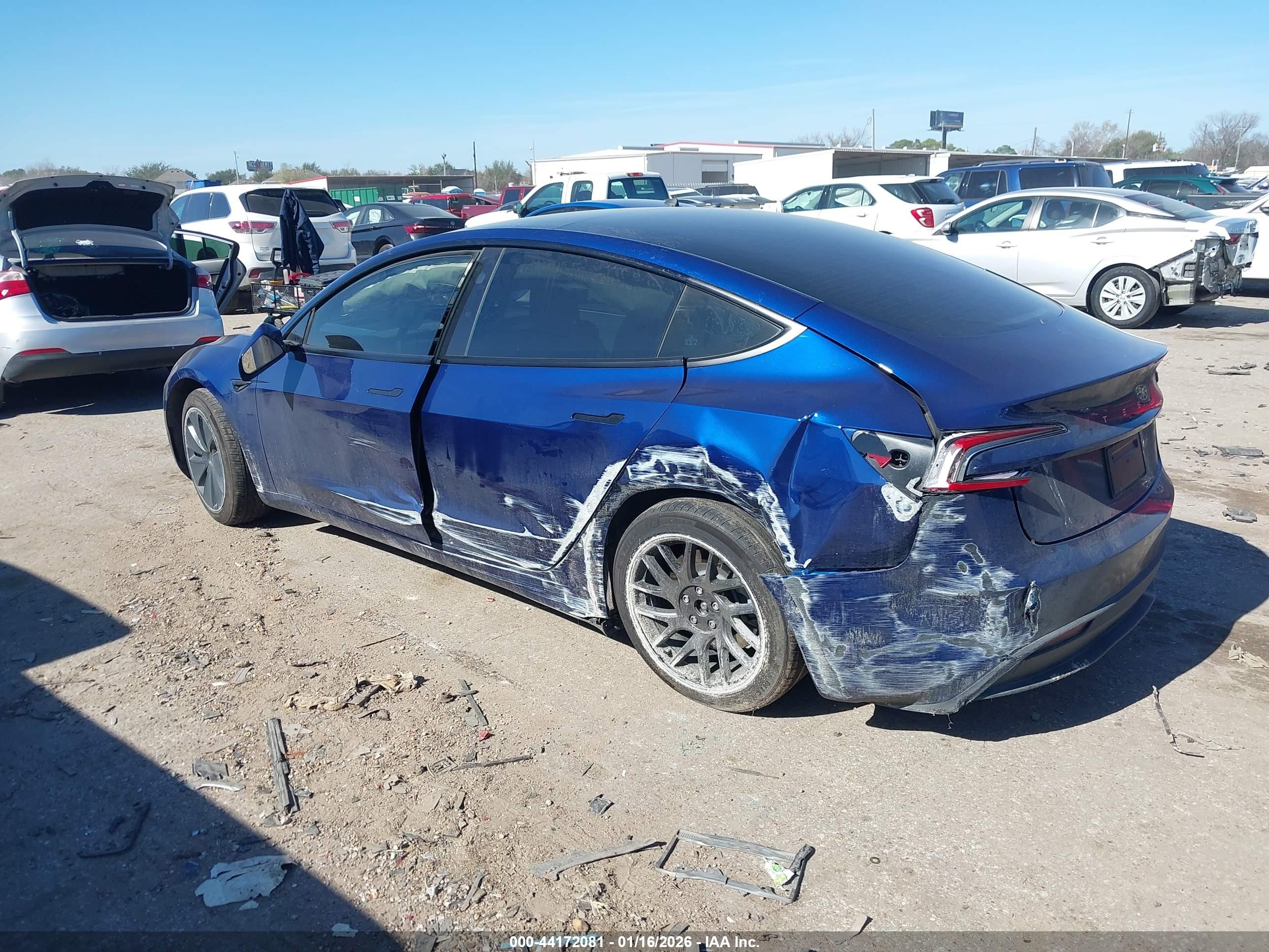 TESLA MODEL image 3