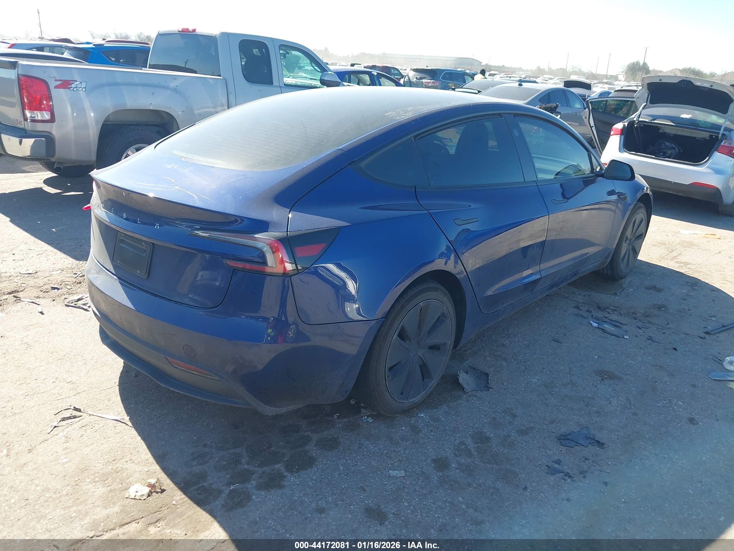 TESLA MODEL image 4