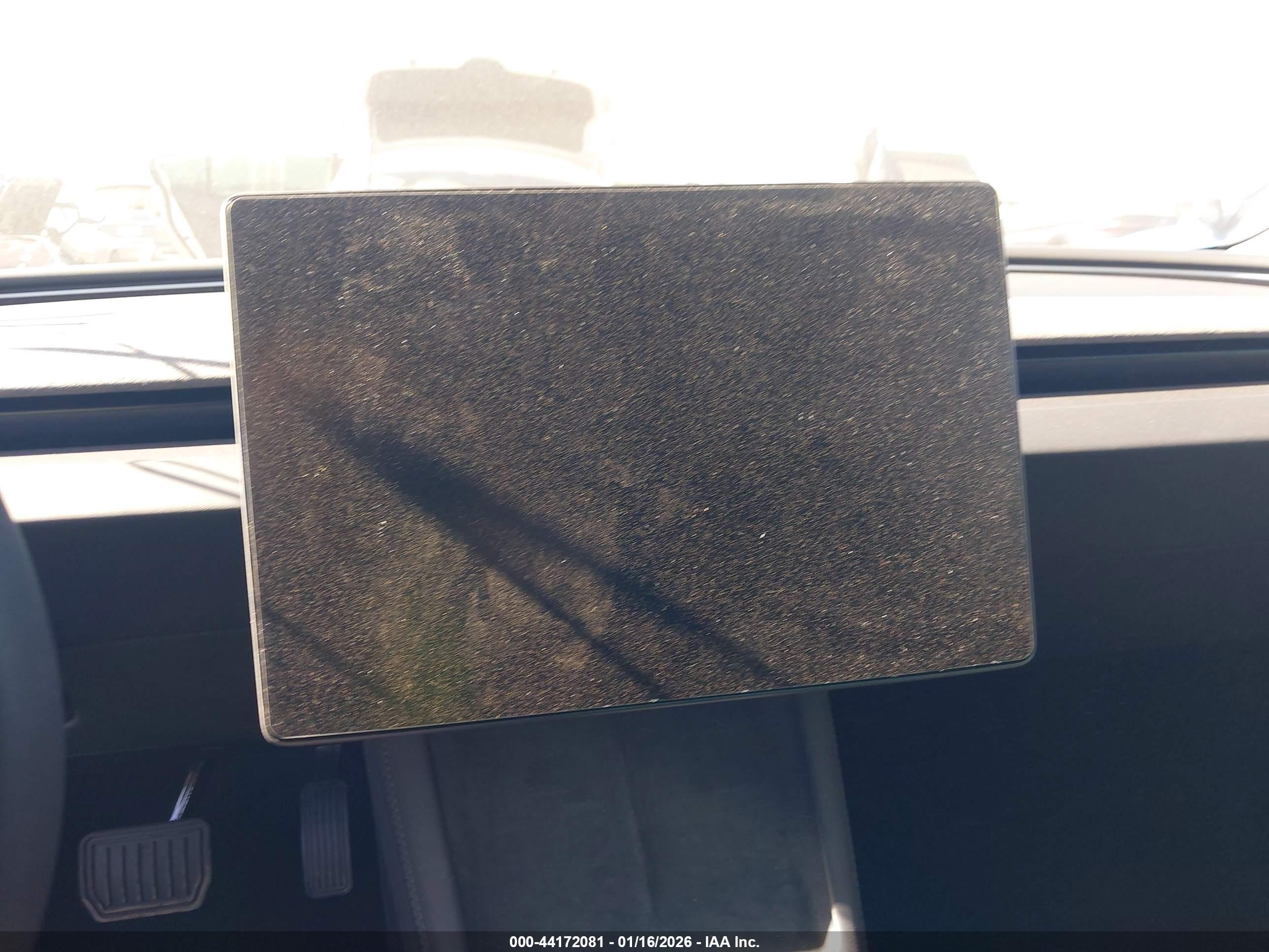 TESLA MODEL image 7