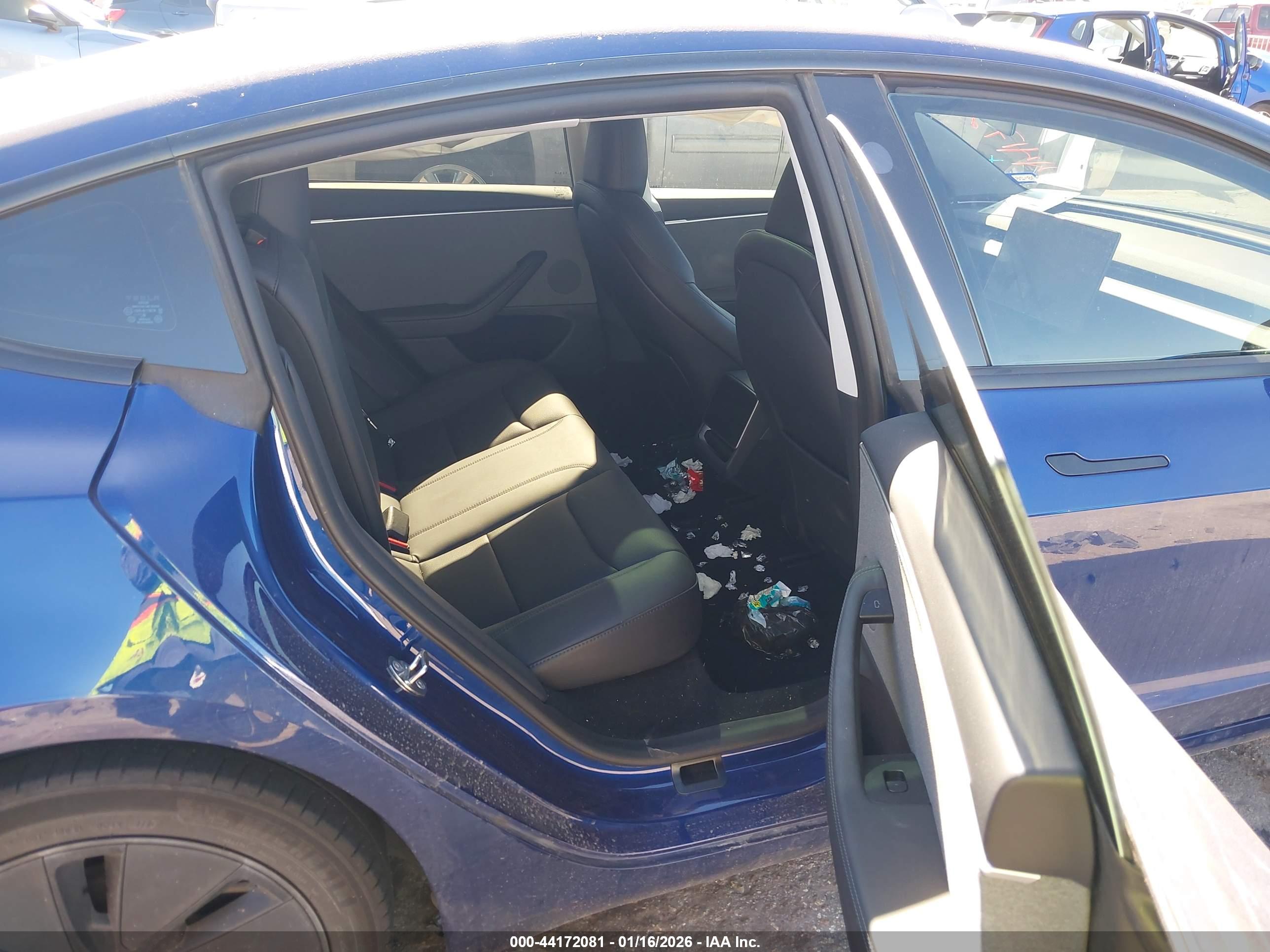 TESLA MODEL image 8