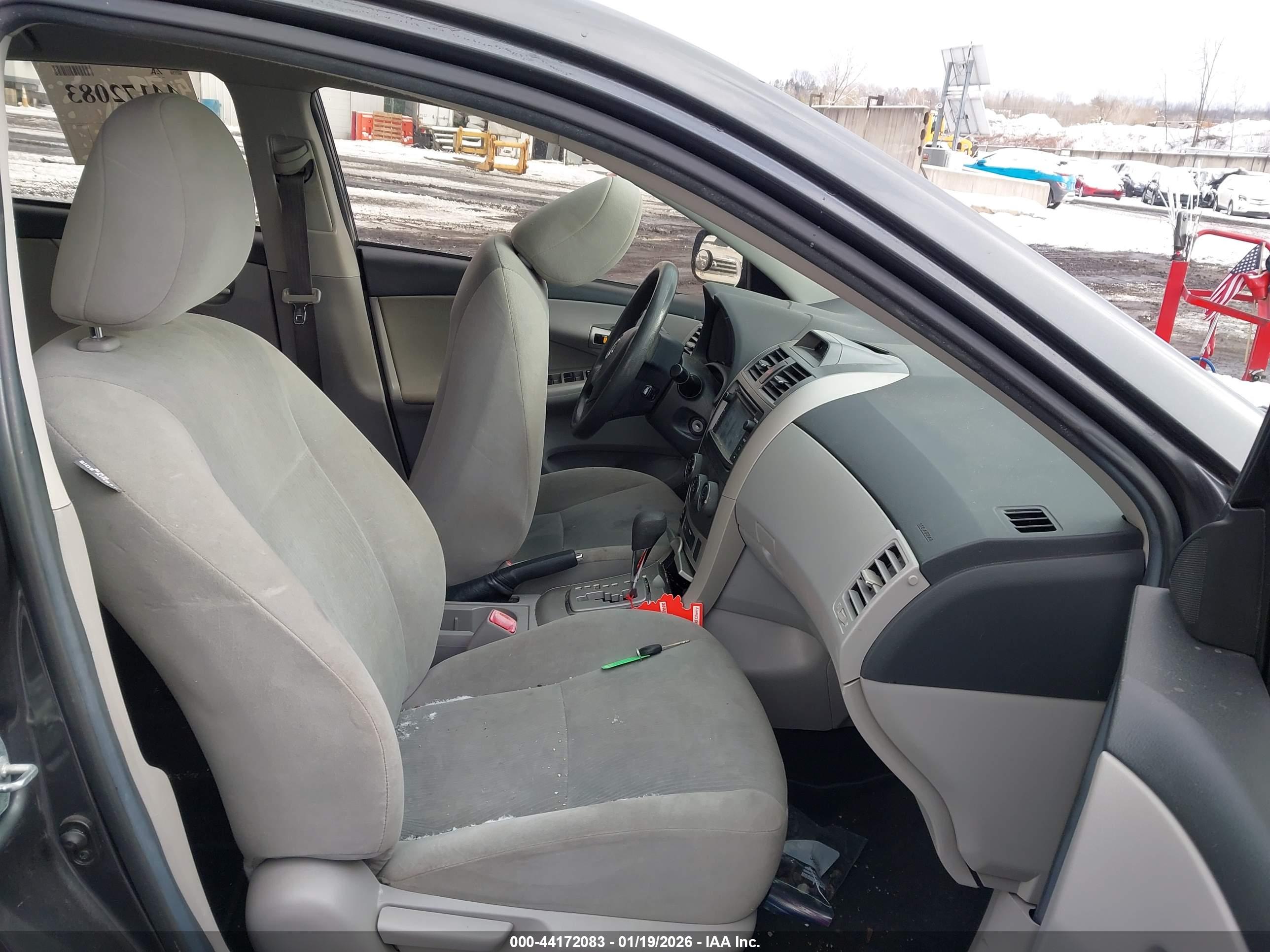 TOYOTA COROLLA image 5