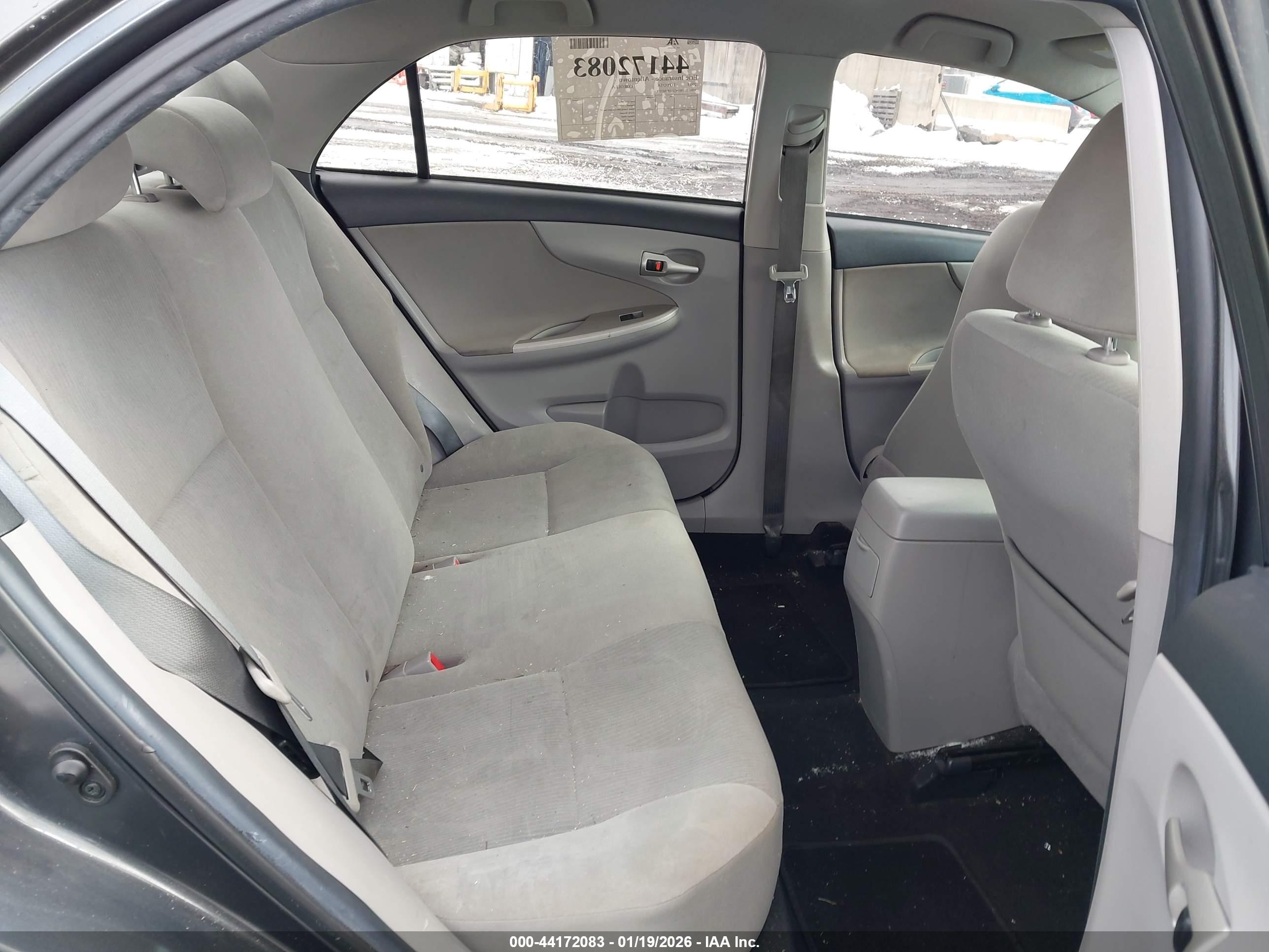 TOYOTA COROLLA image 8