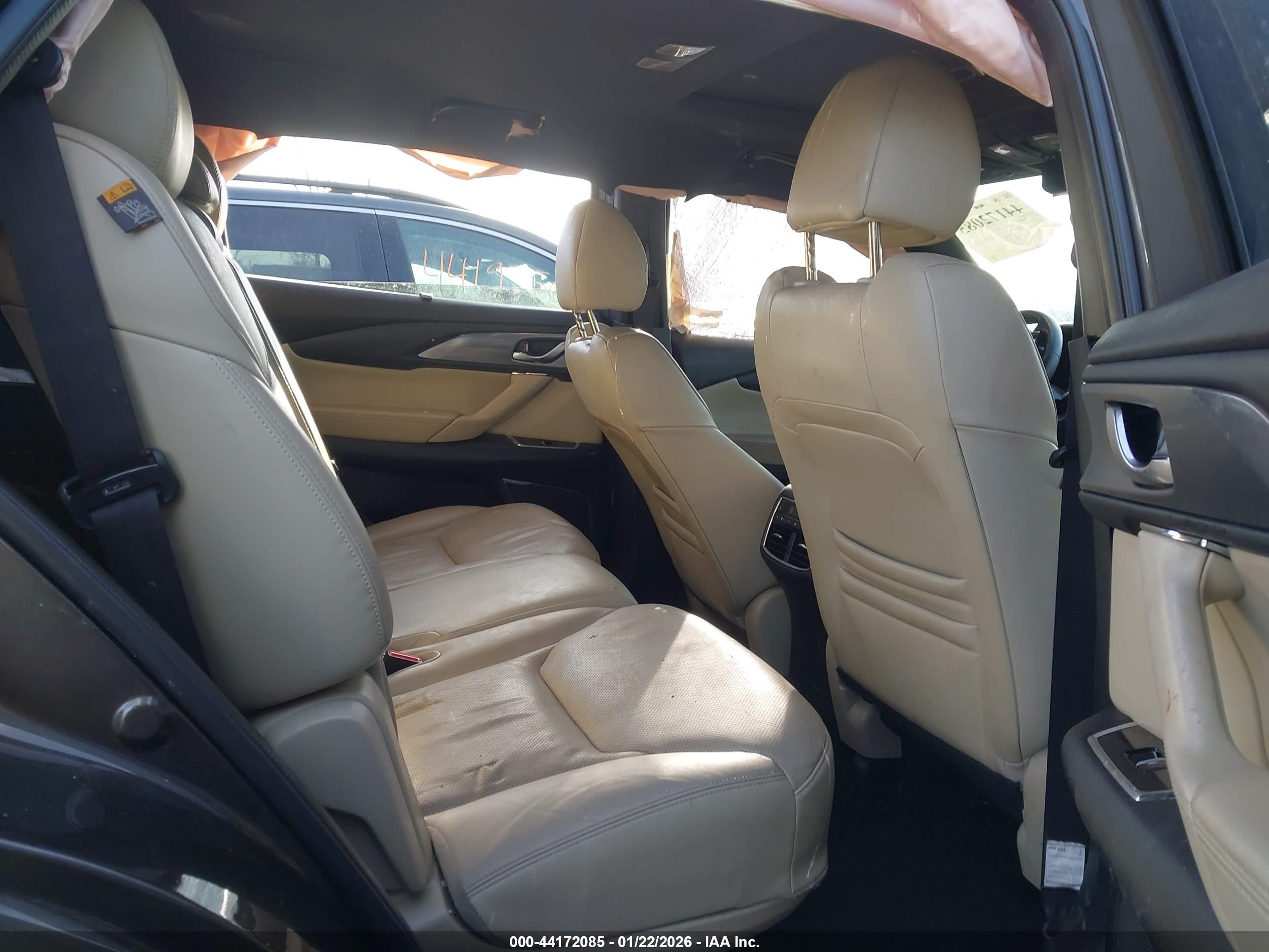 MAZDA CX-9 image 8
