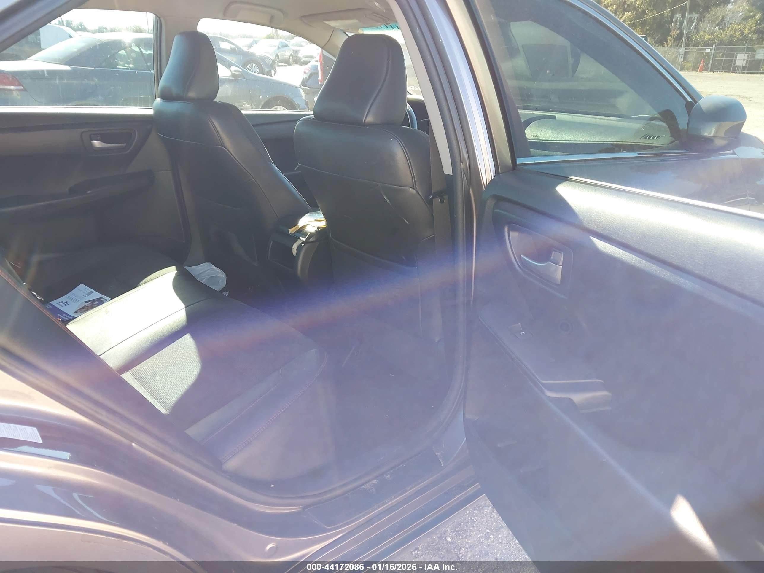 TOYOTA CAMRY image 8