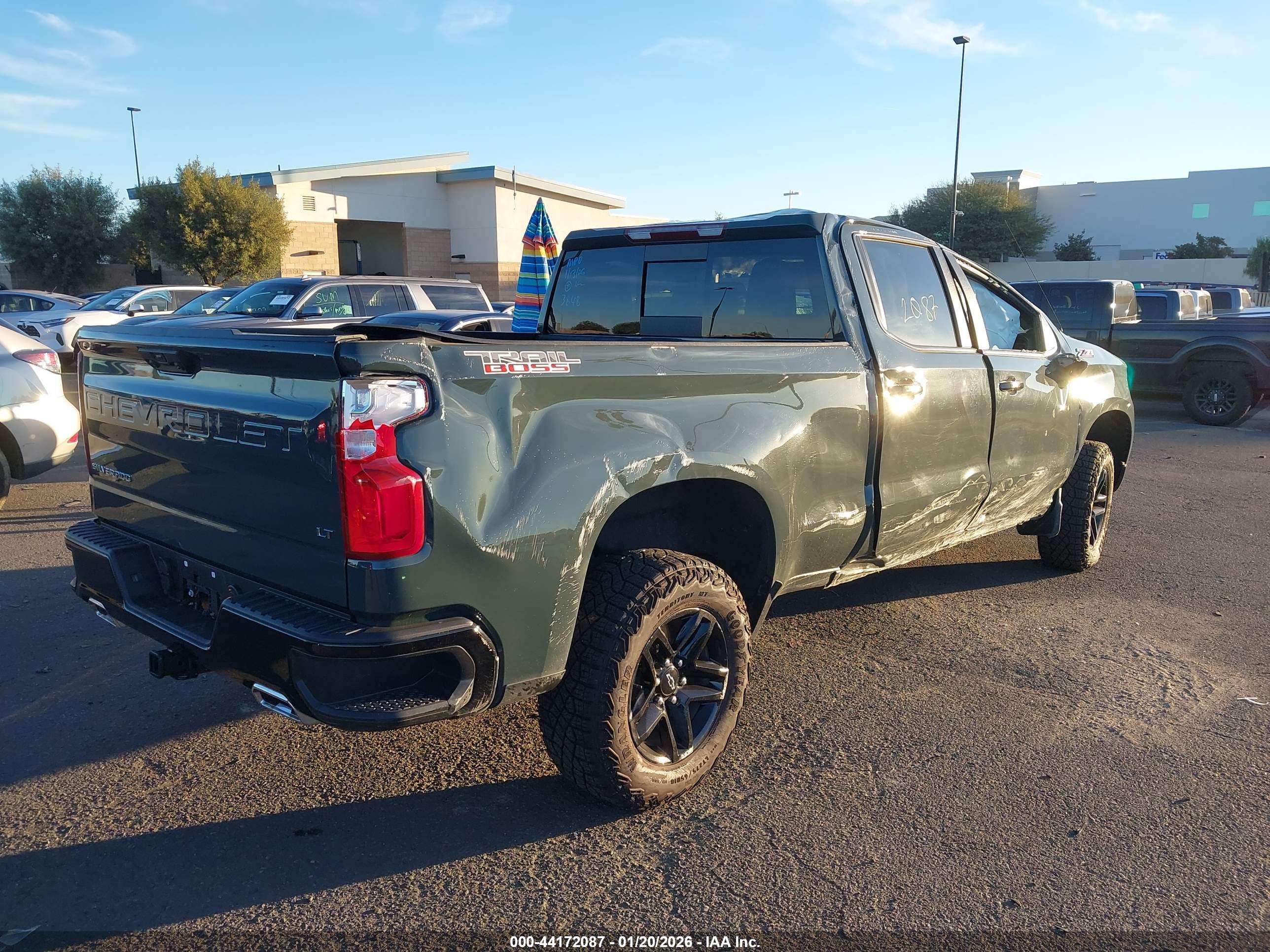 CHEVROLET SILVERADO image 4