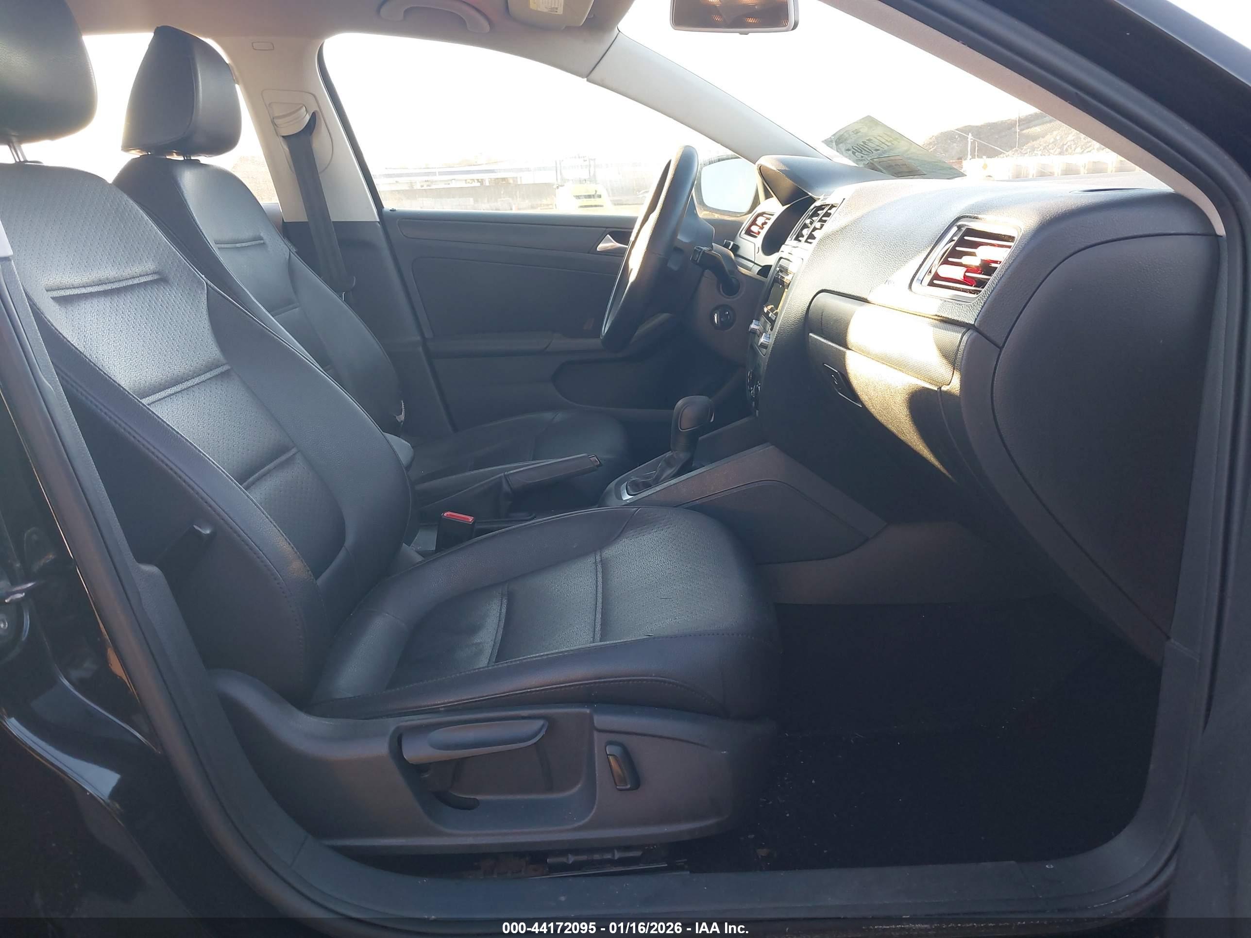 VOLKSWAGEN JETTA image 5