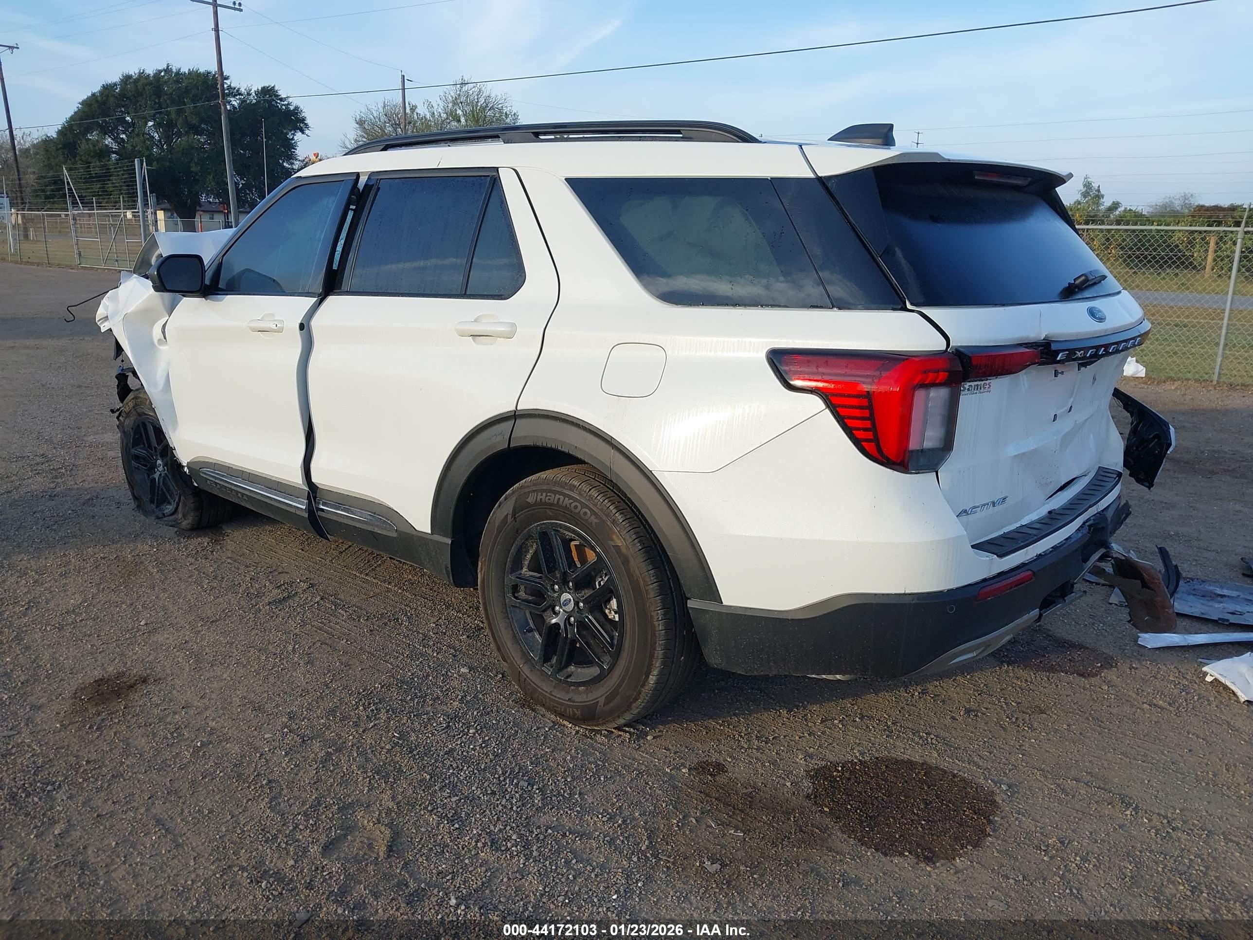 FORD EXPLORER image 3