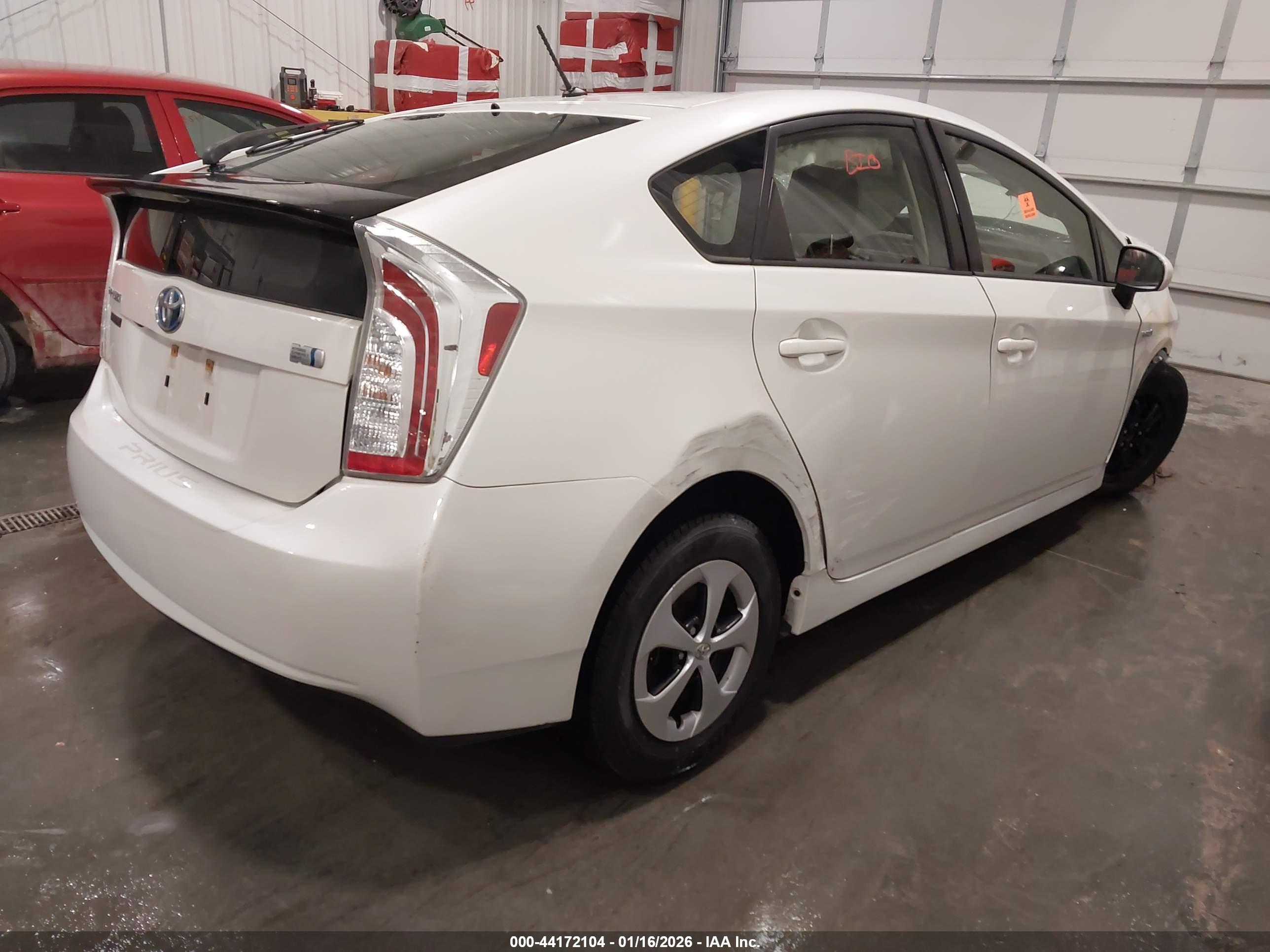 TOYOTA PRIUS image 4