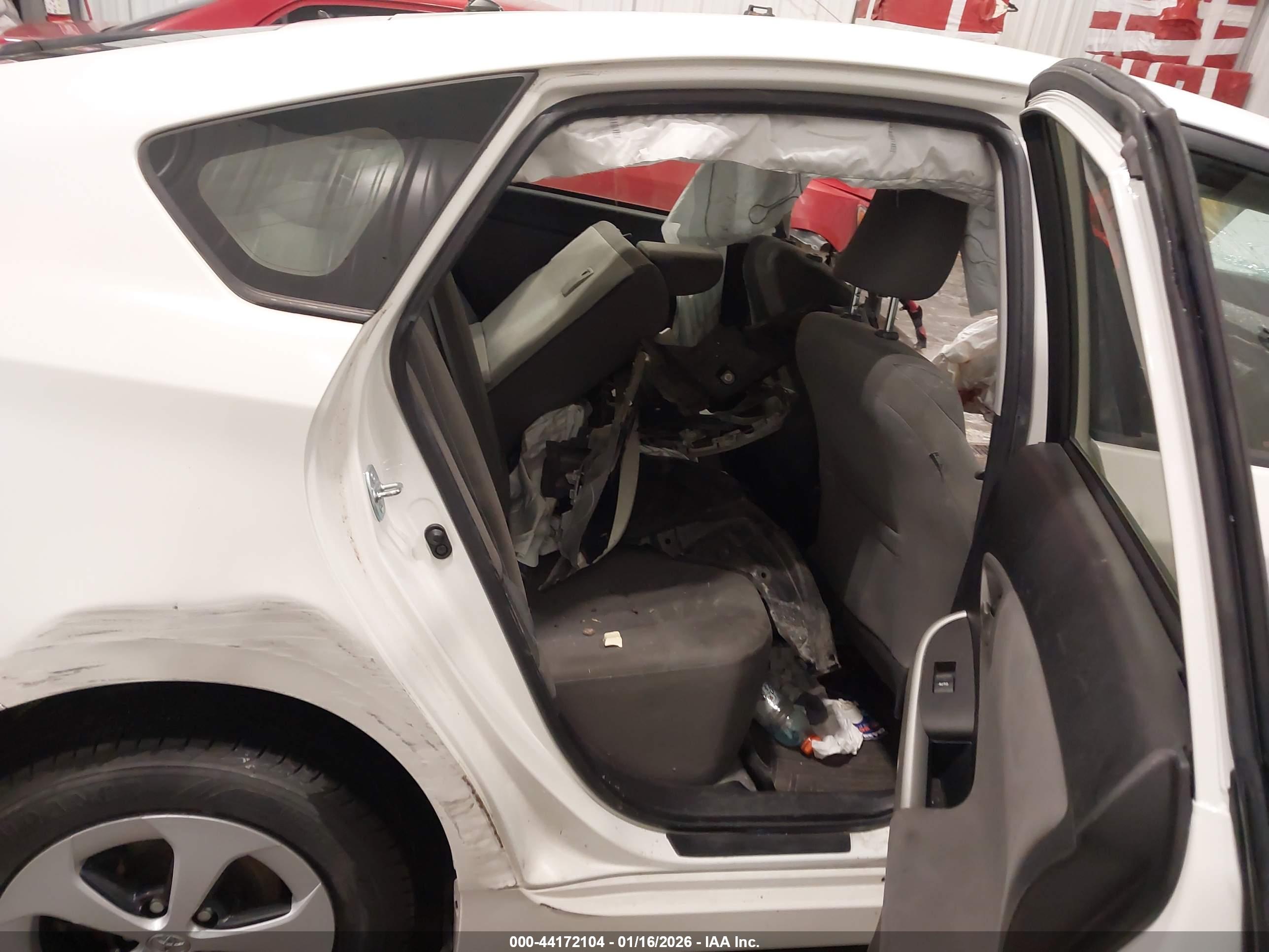 TOYOTA PRIUS image 8