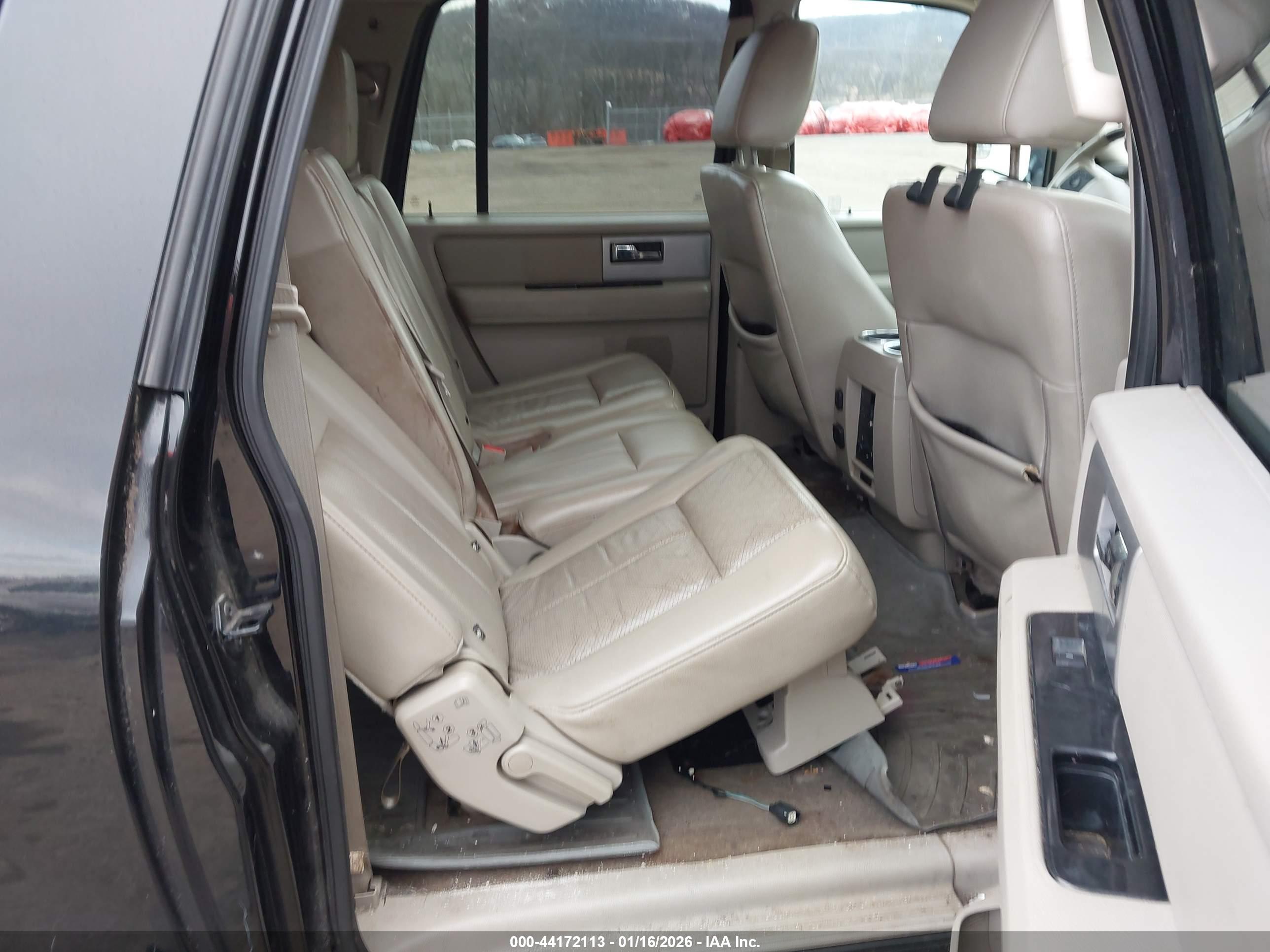 FORD EXPEDITION image 8
