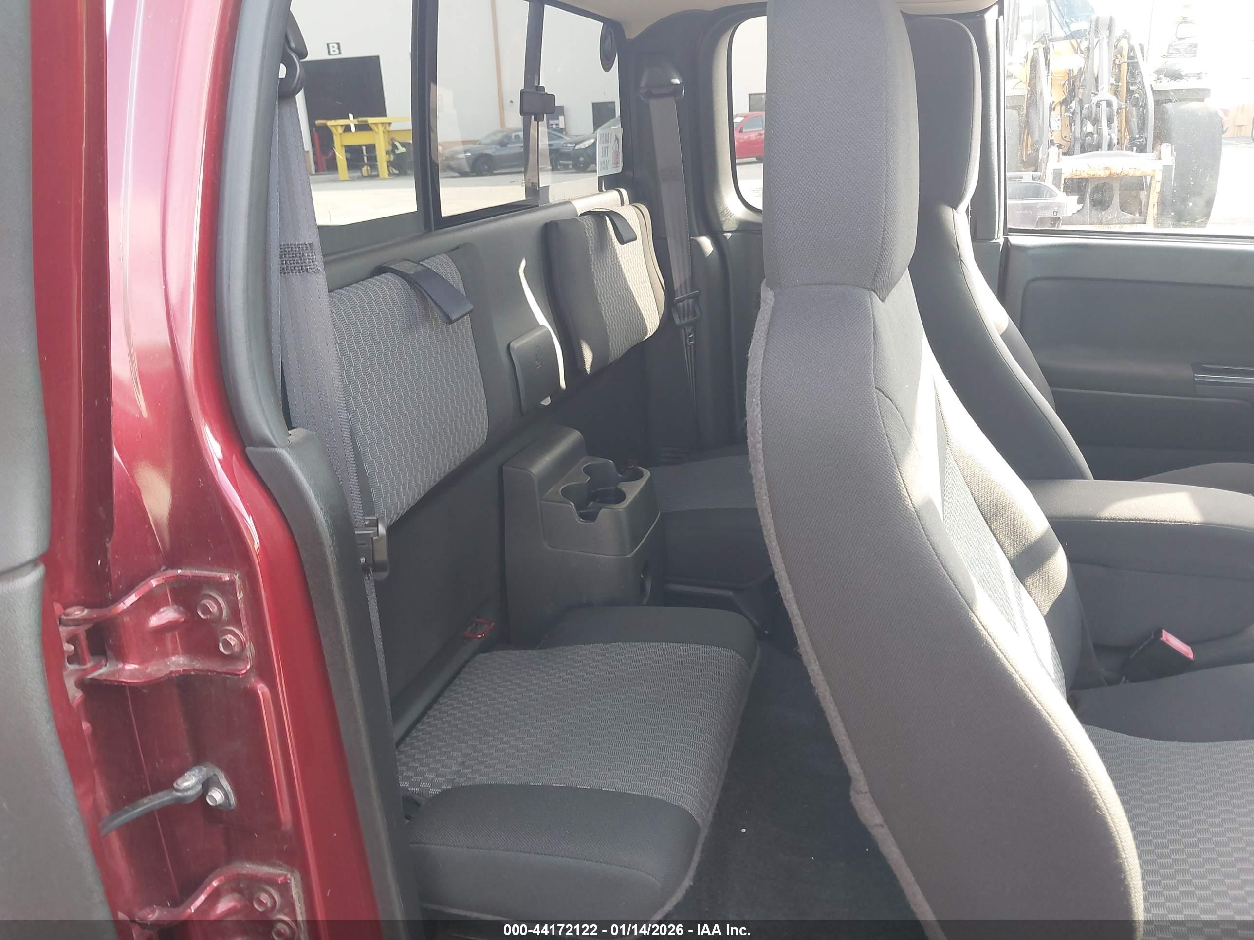 GMC CANYON image 8