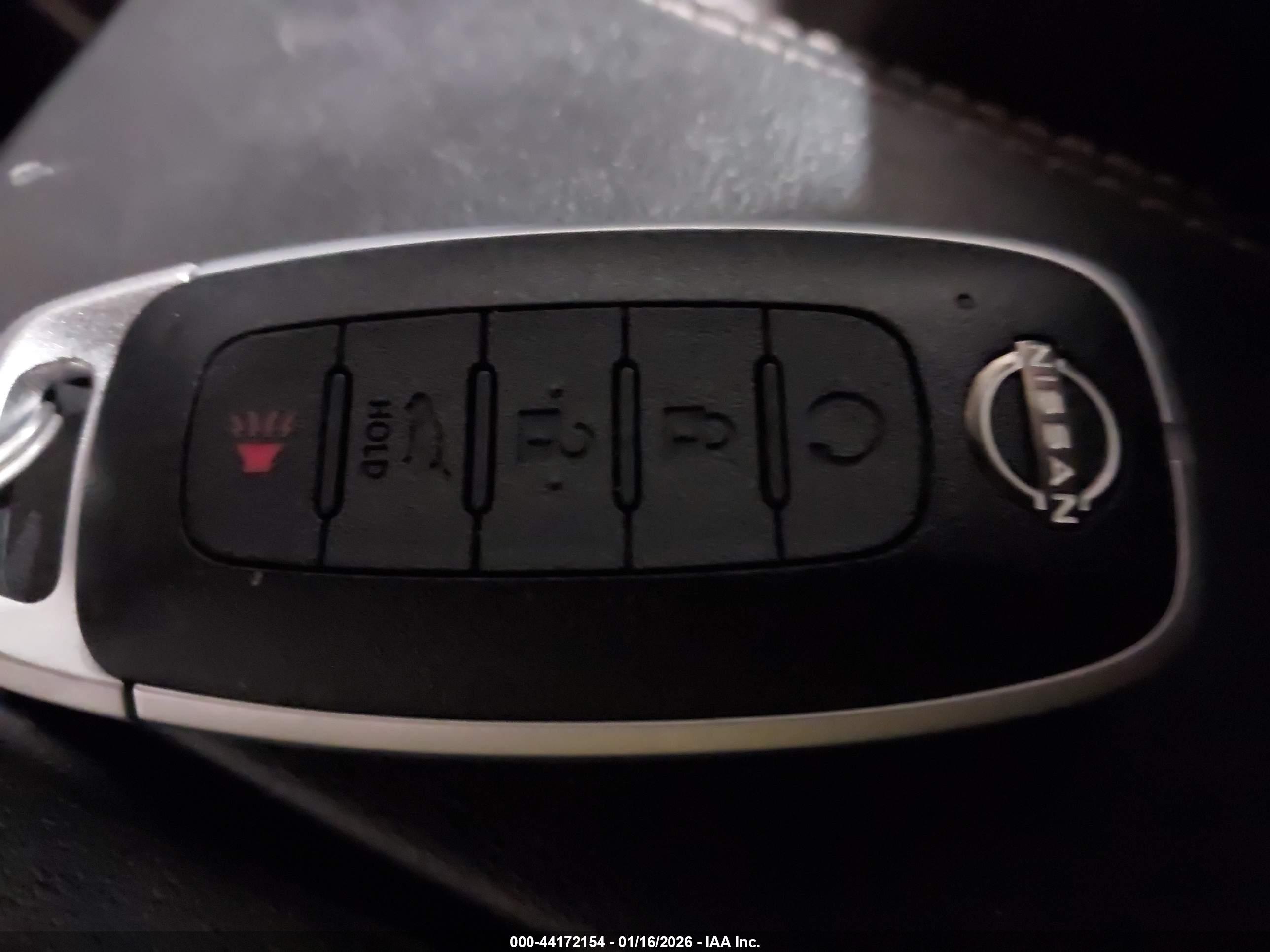NISSAN ROGUE image 11
