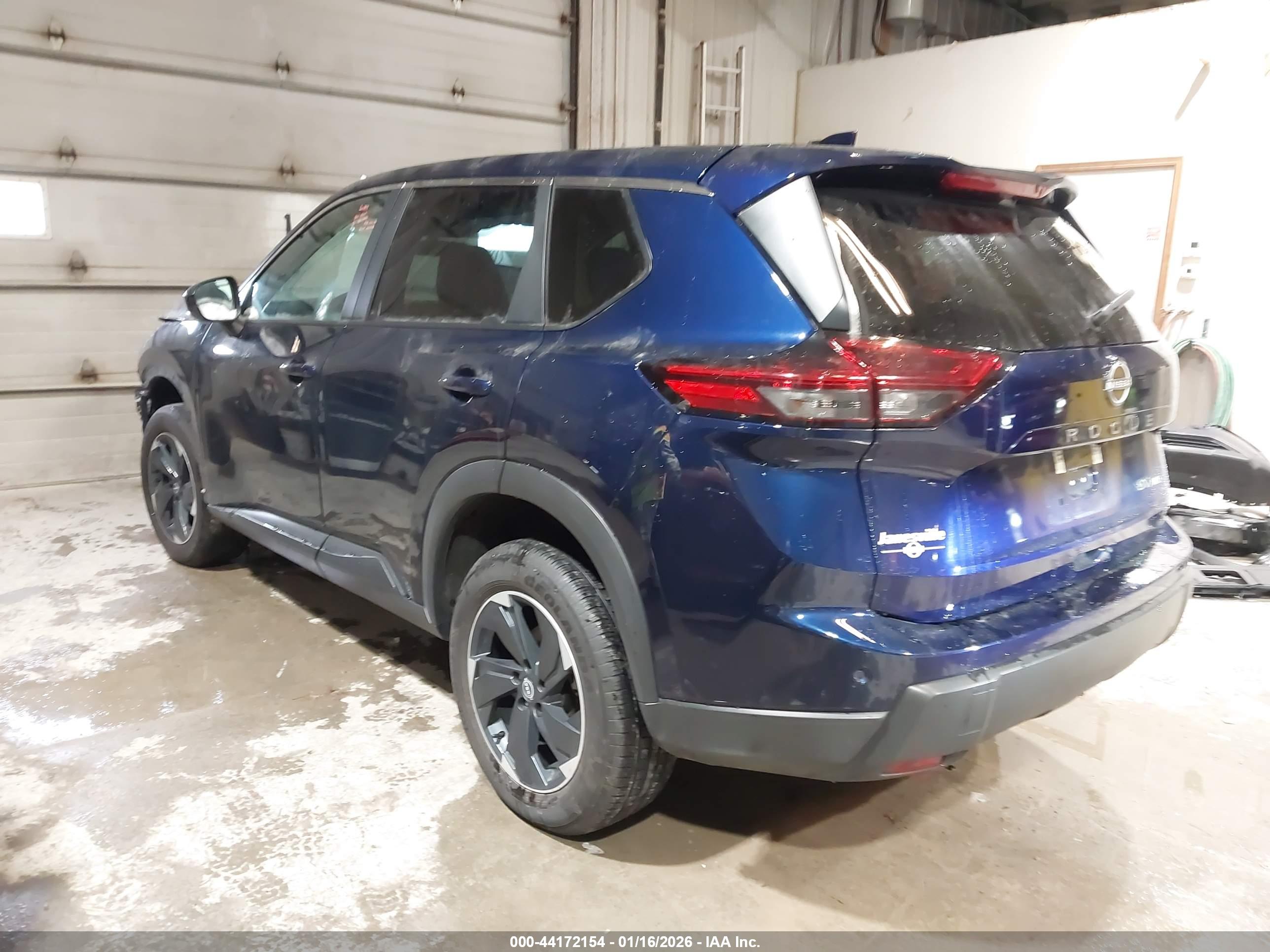 NISSAN ROGUE image 3