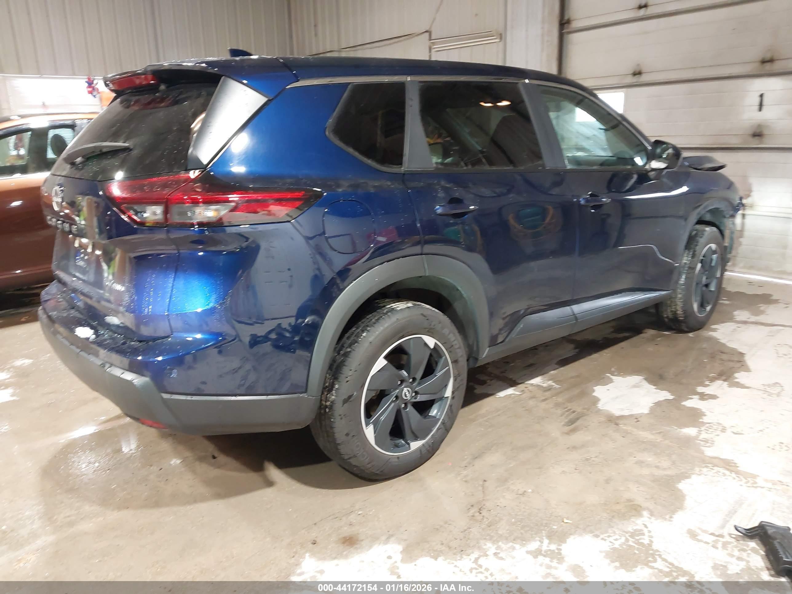 NISSAN ROGUE image 4