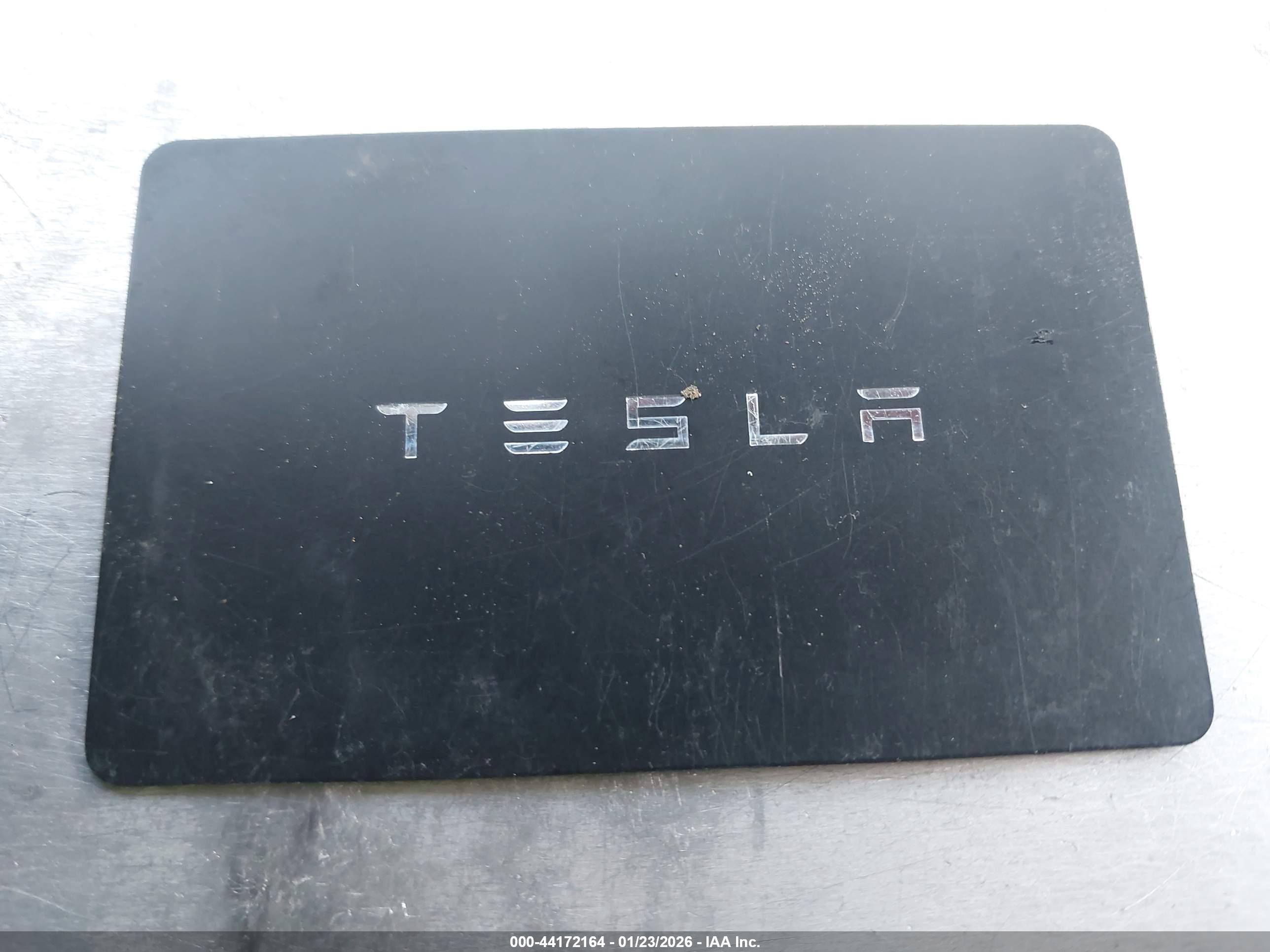 TESLA MODEL image 11