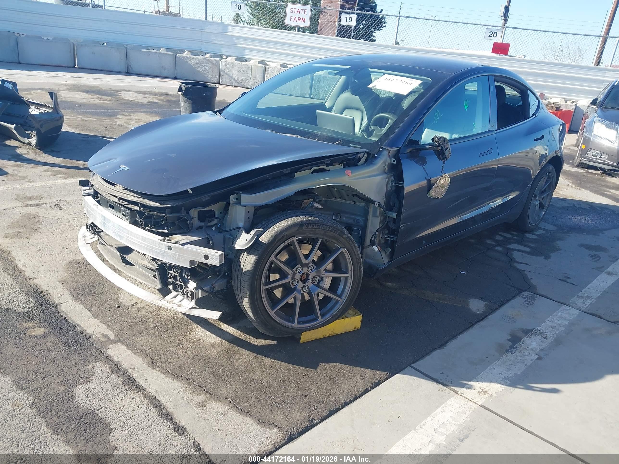 TESLA MODEL image 2