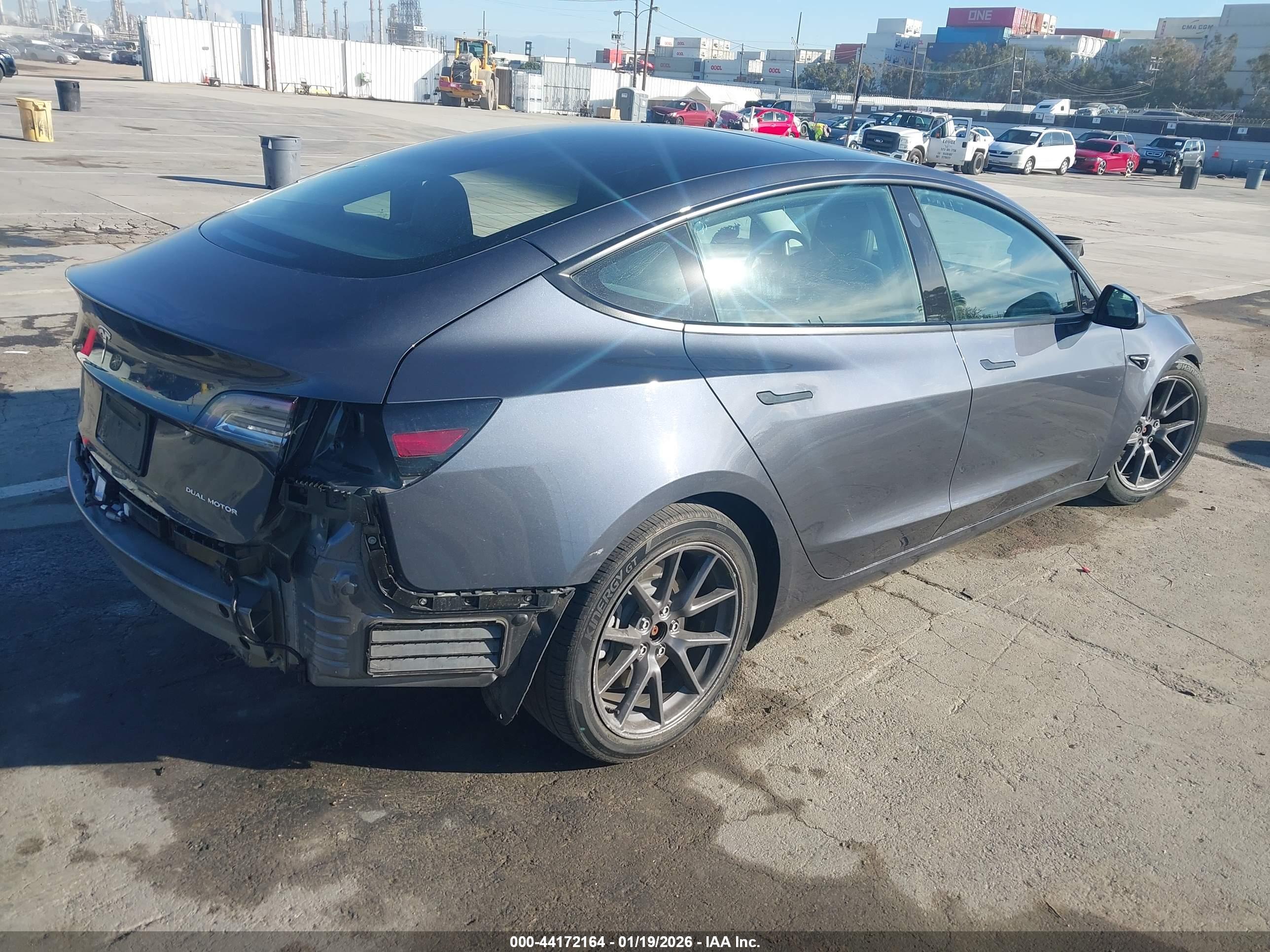 TESLA MODEL image 4