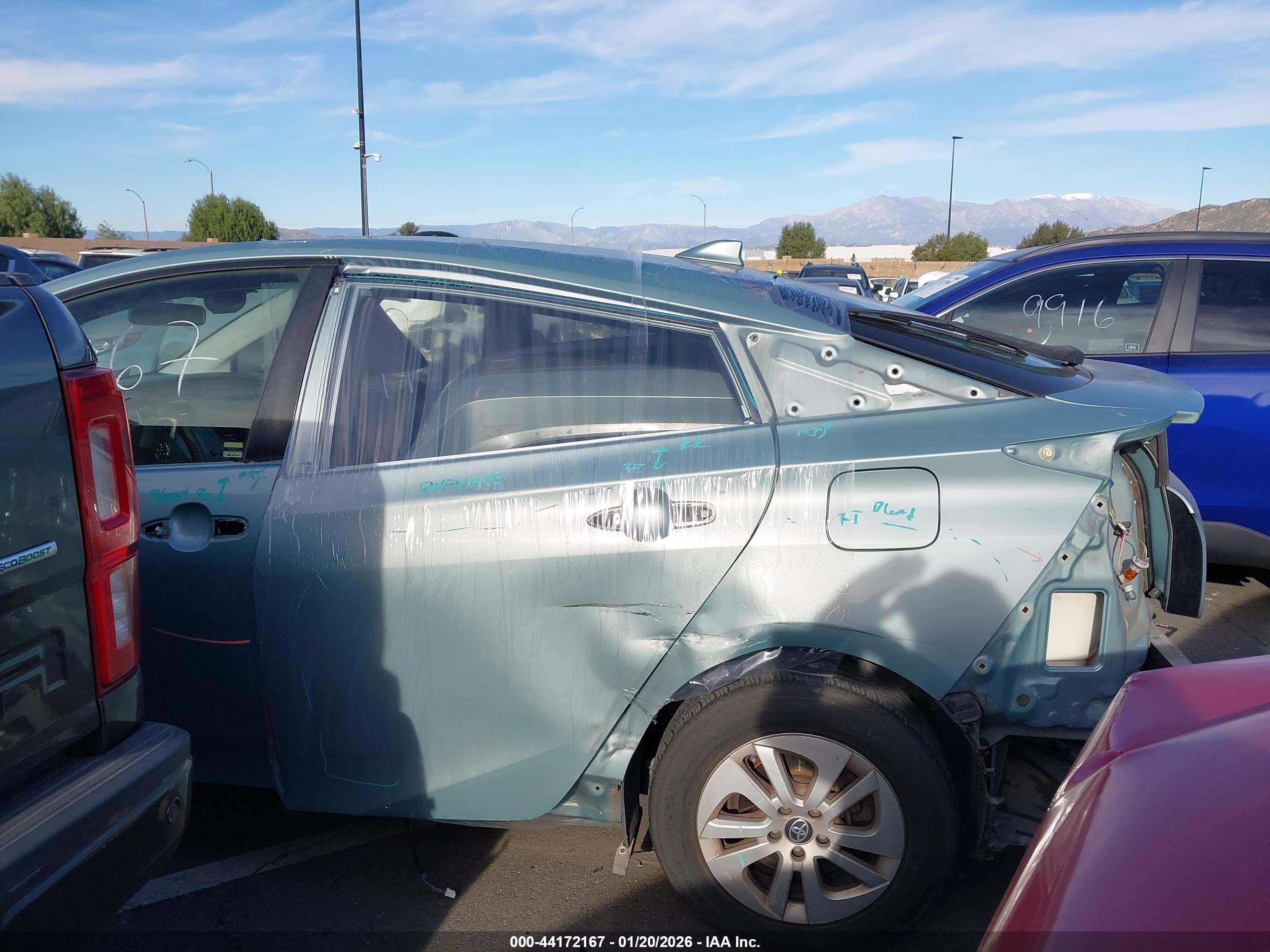 TOYOTA PRIUS image 6