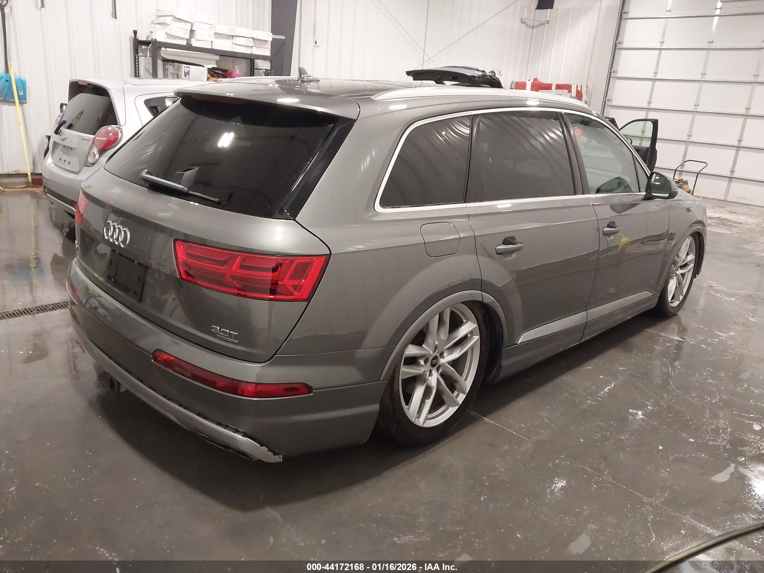 AUDI Q7 image 4