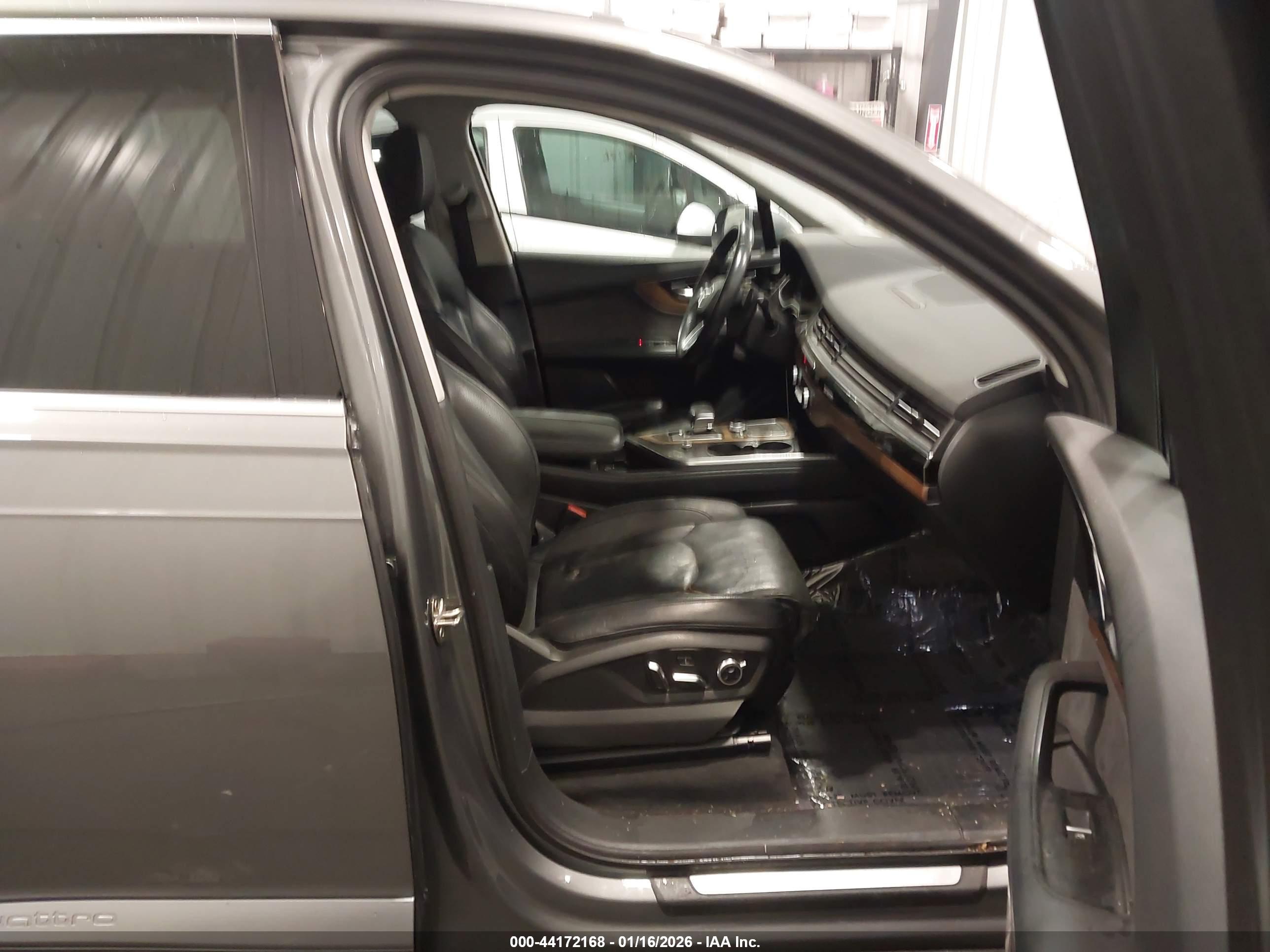 AUDI Q7 image 5