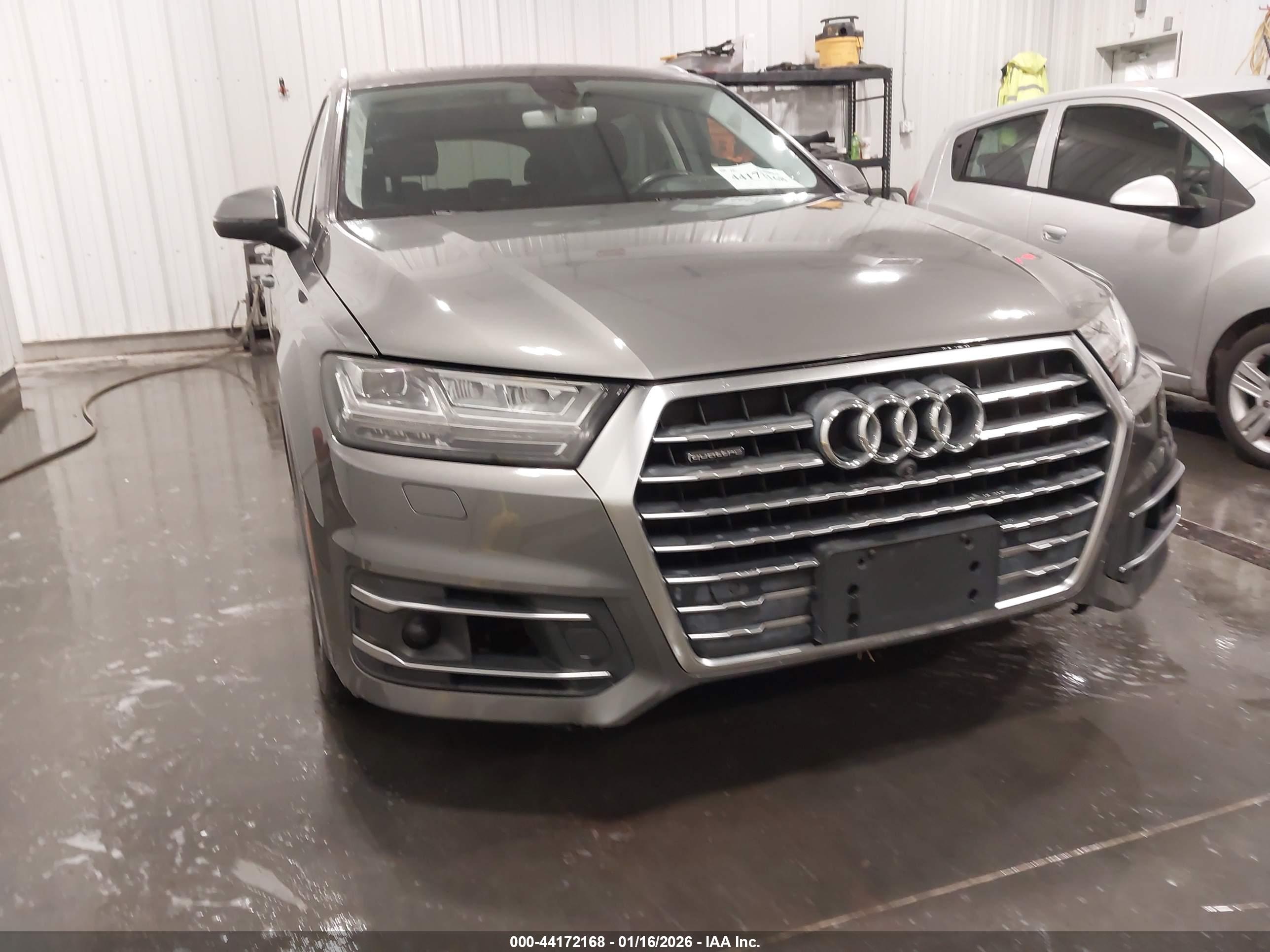 AUDI Q7 image 6