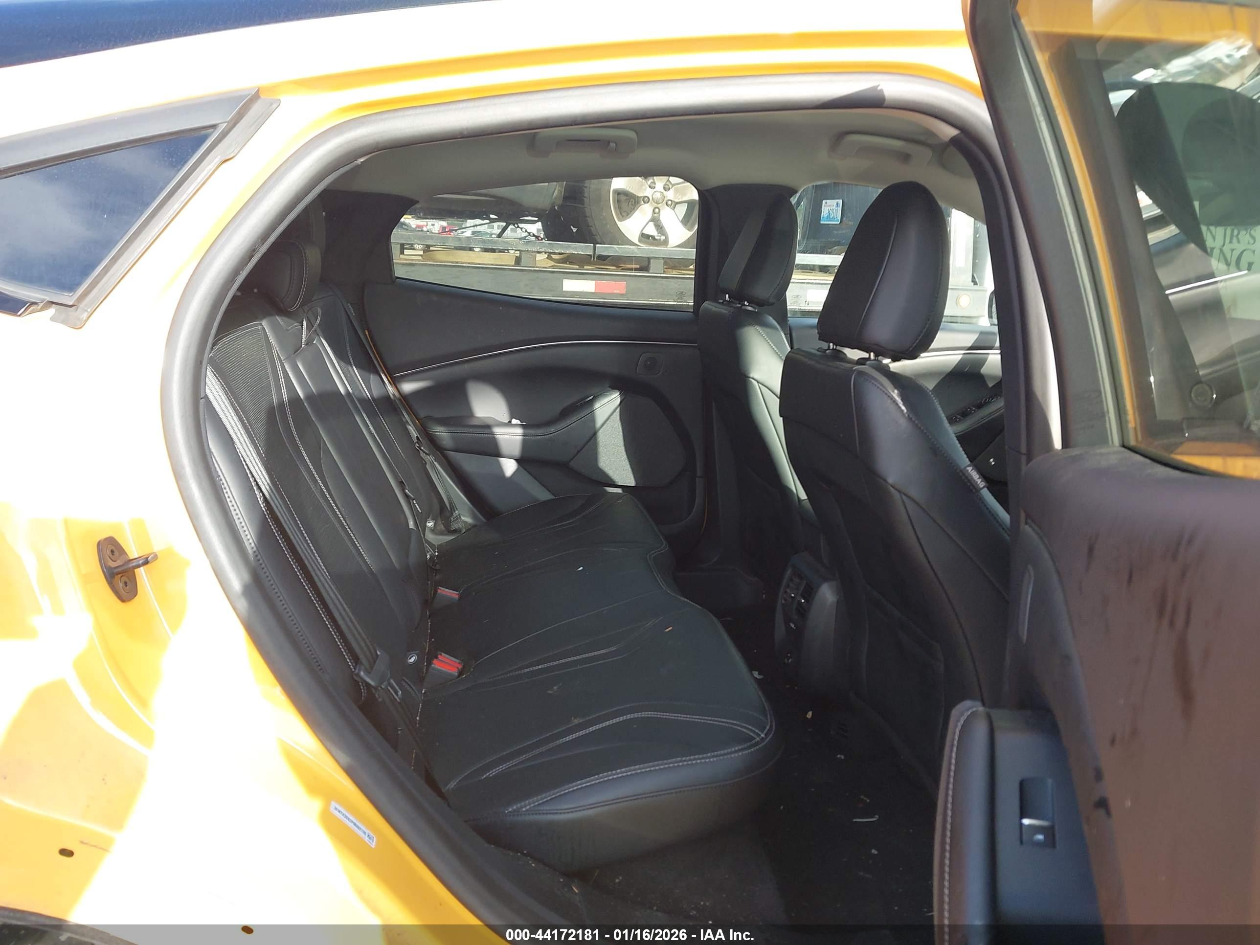 FORD MUSTANG image 8