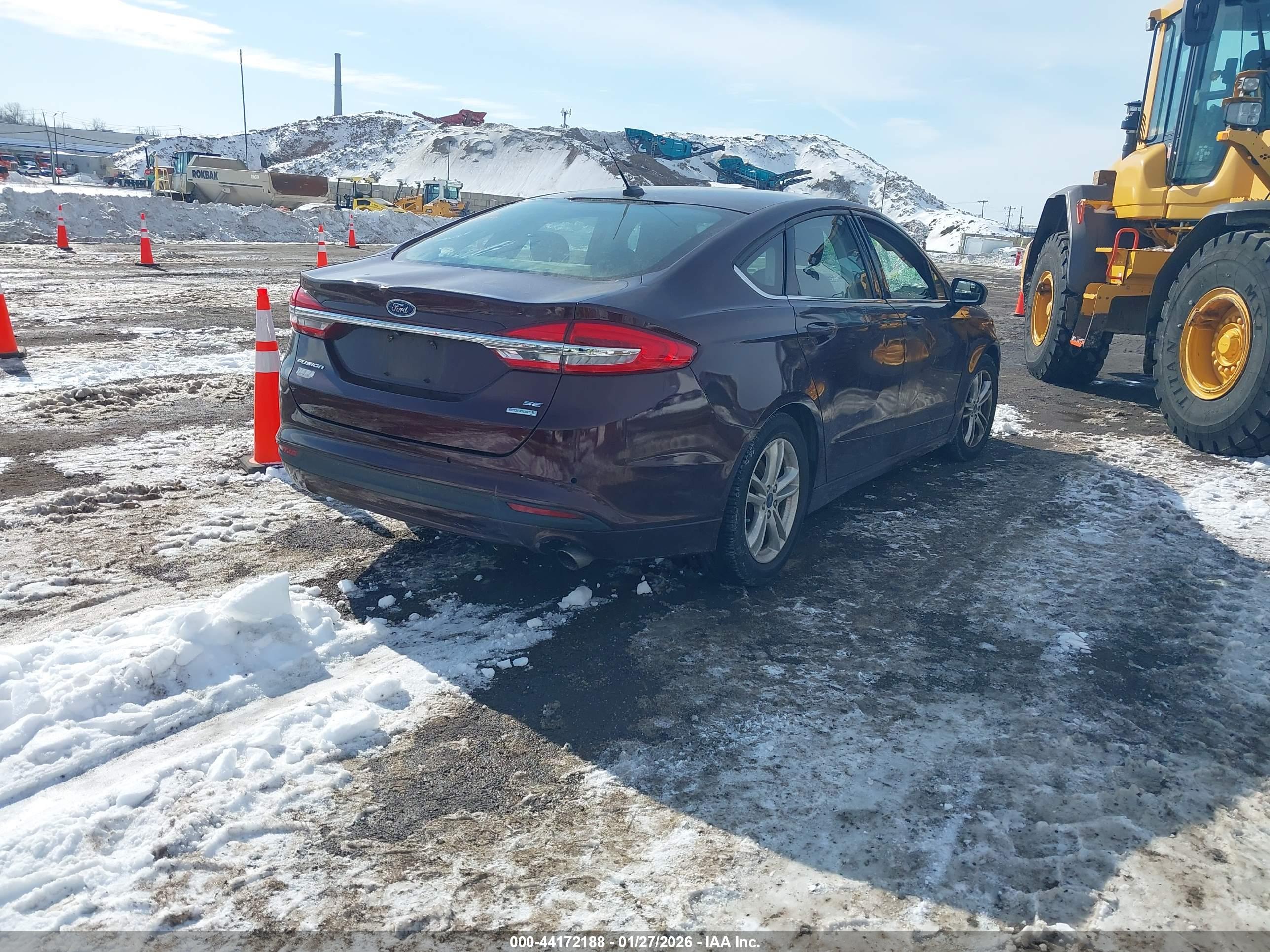 FORD FUSION image 4
