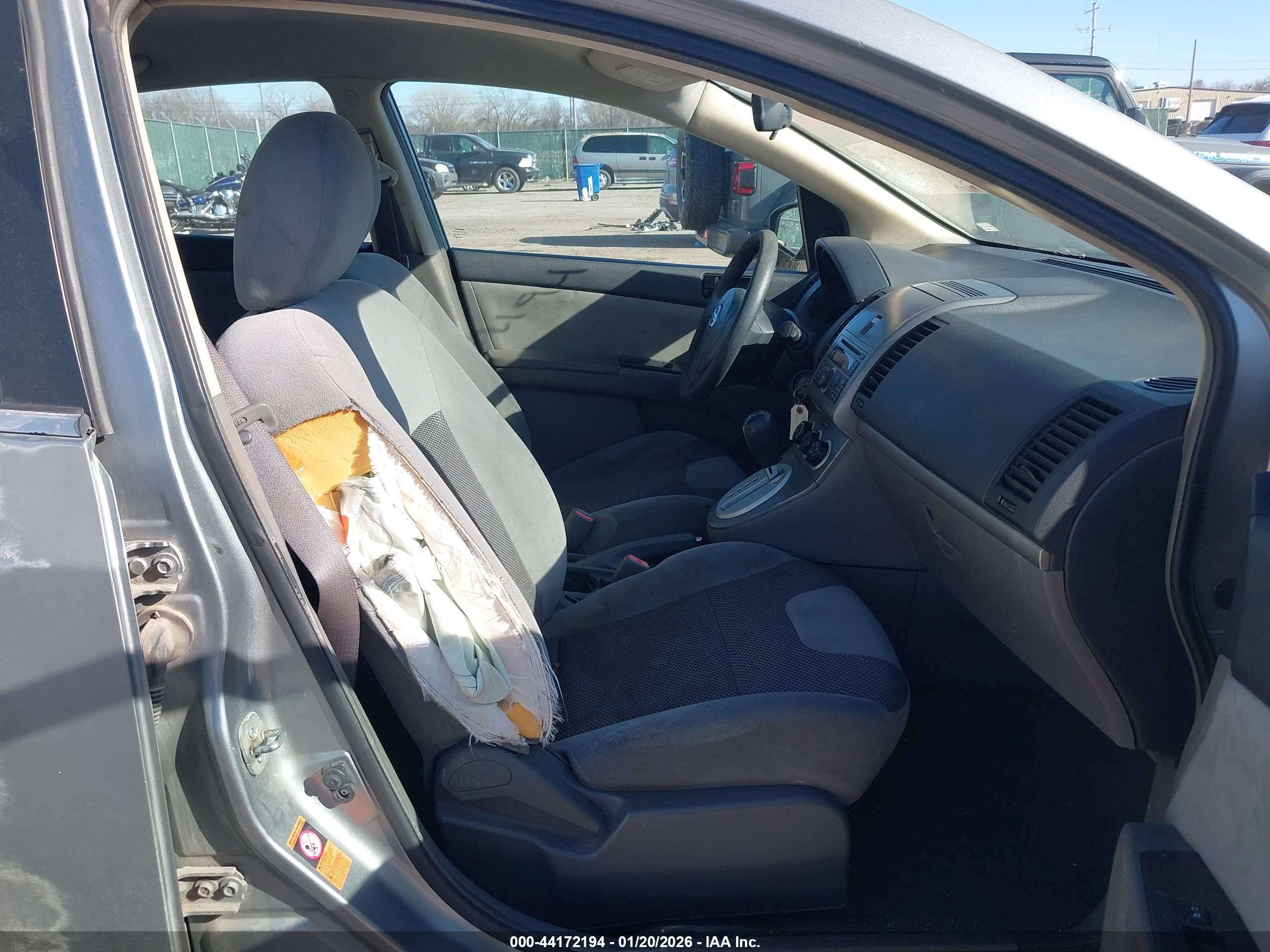 NISSAN SENTRA image 5
