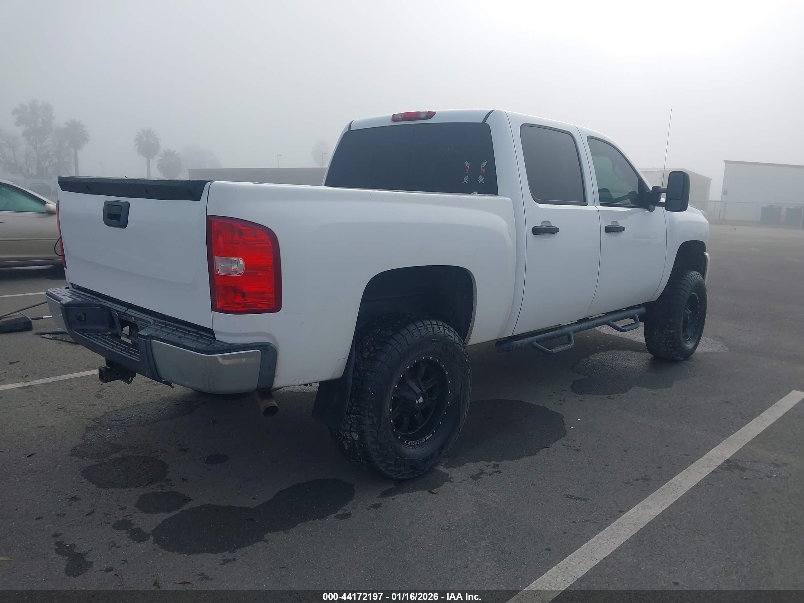 CHEVROLET SILVERADO image 4