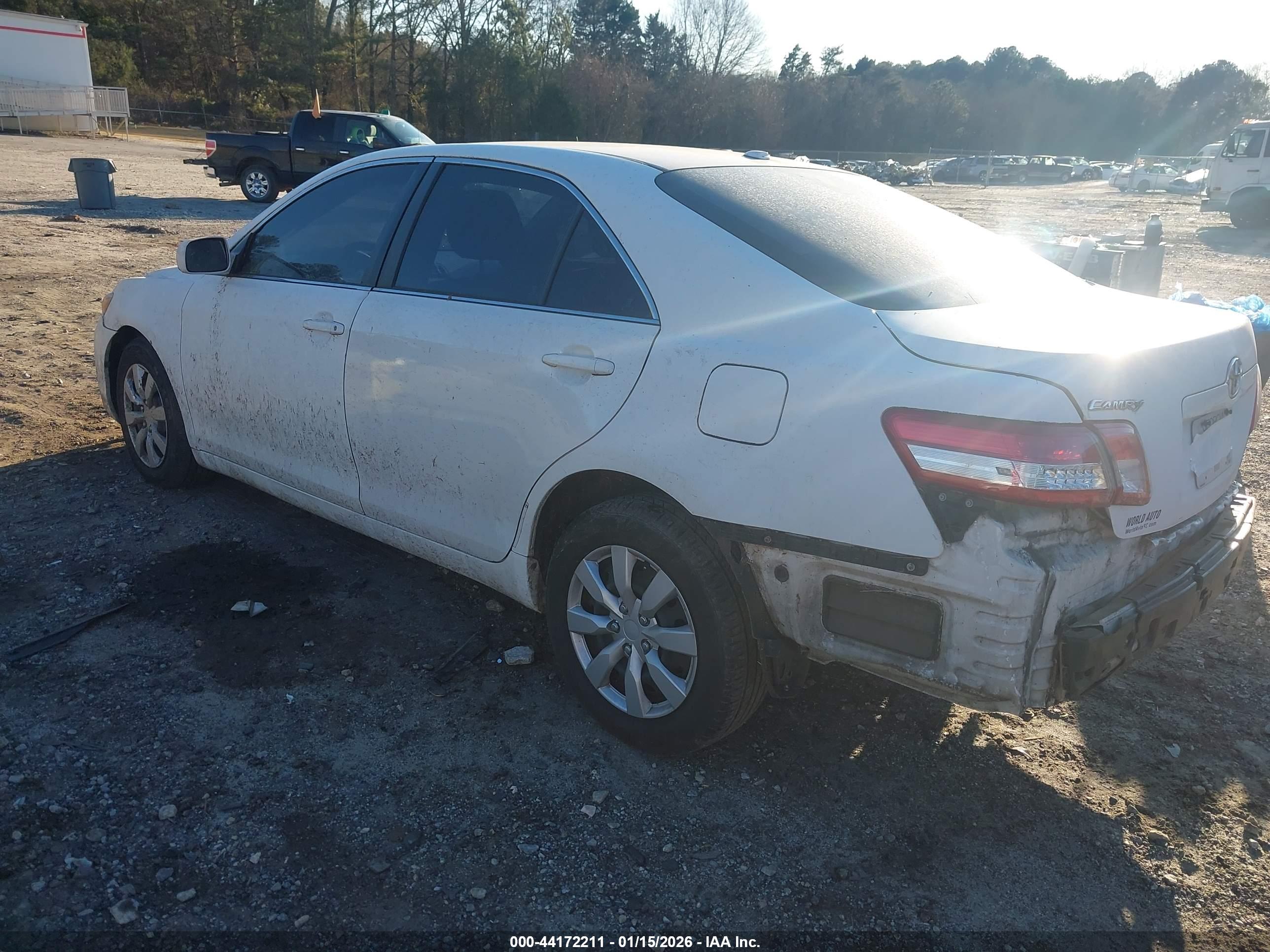 TOYOTA CAMRY image 3