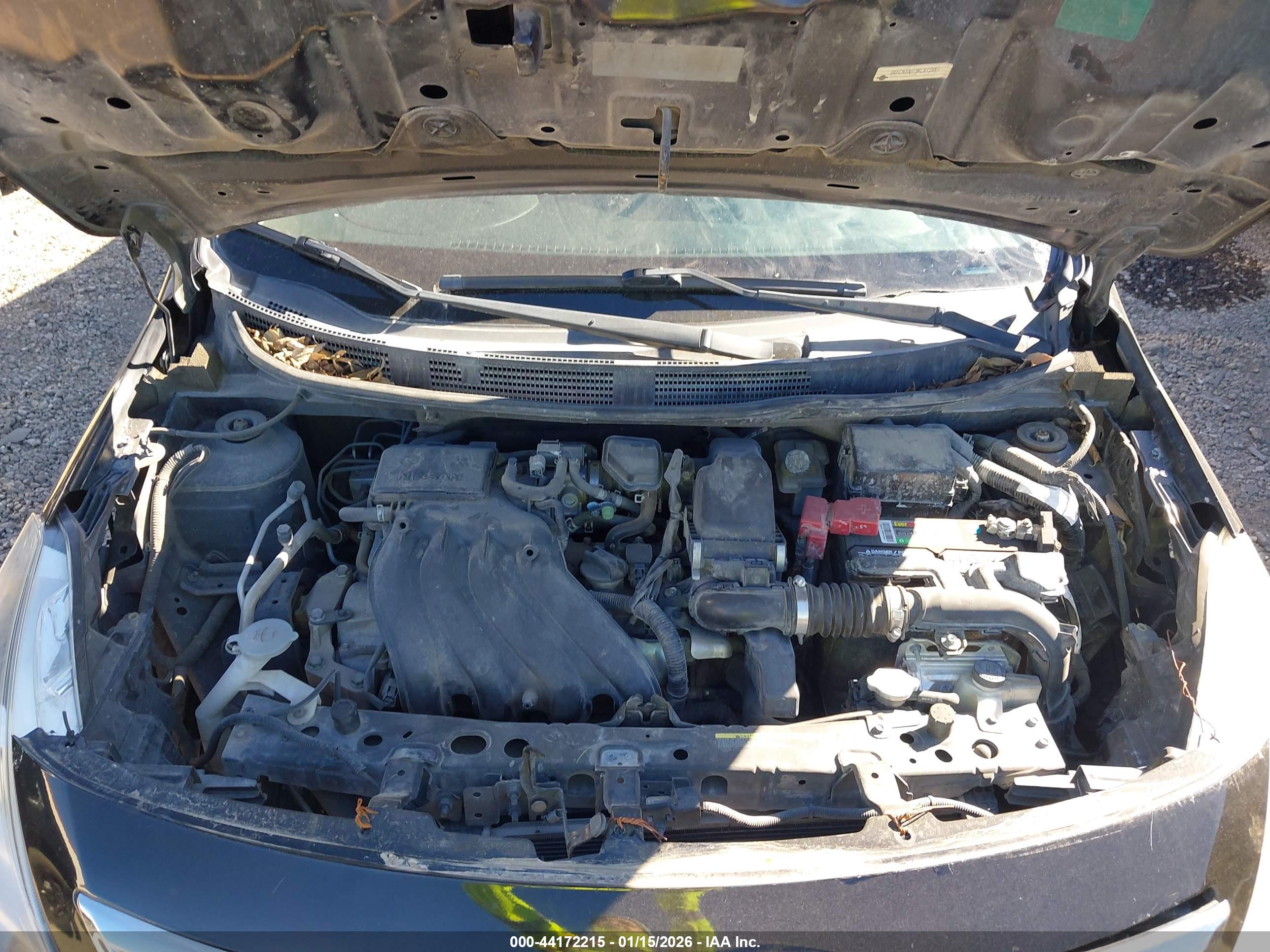 NISSAN VERSA image 10